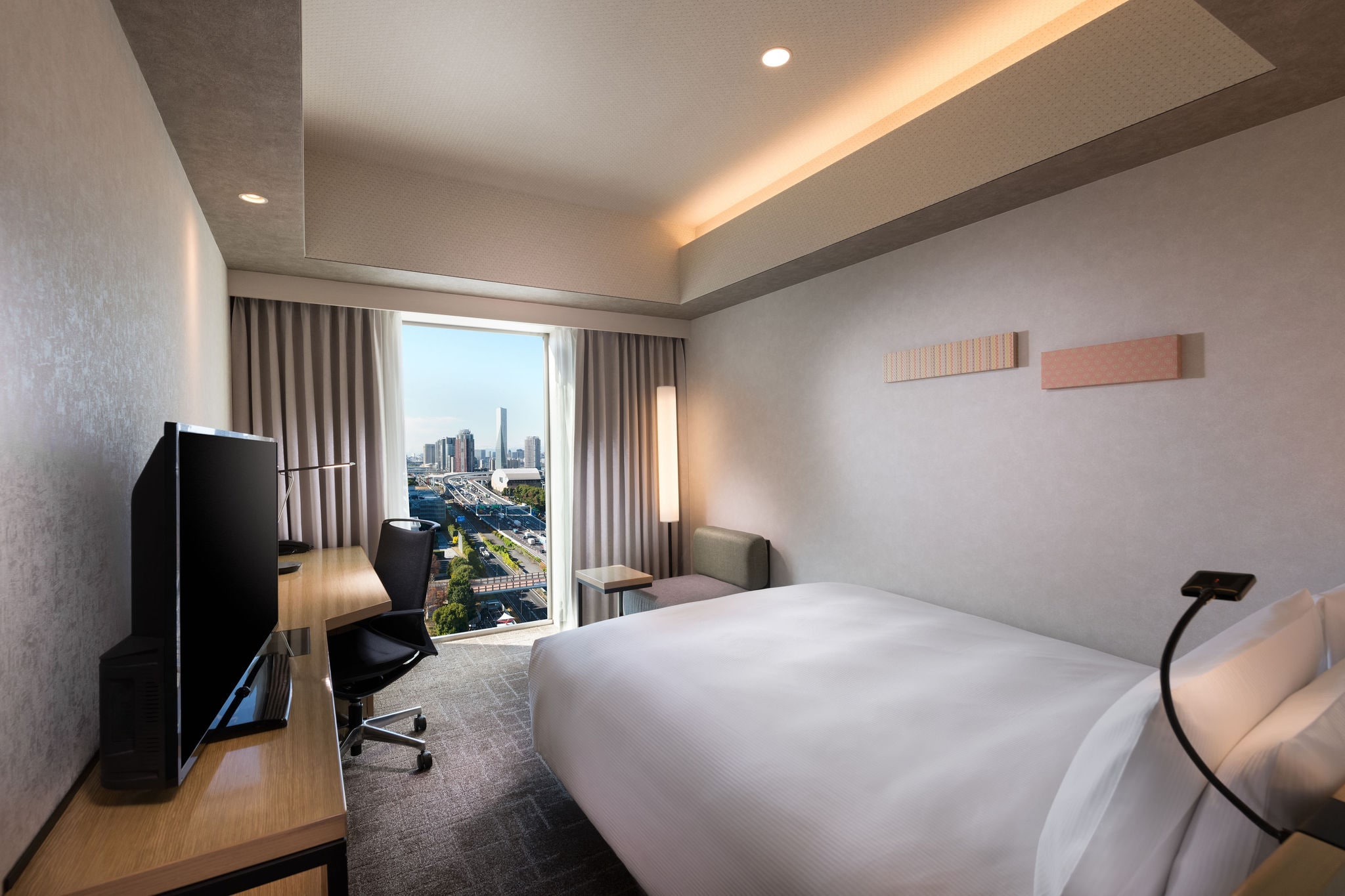 Guest Room (1 Queen Bed, High Floor)