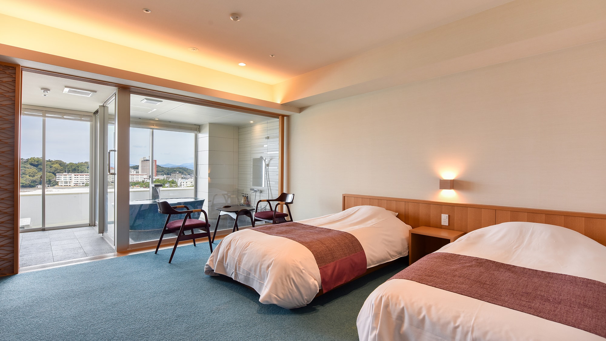 * [Room with open-air bath (Hama Crystal) / Western room] A bright and simple room based on white.