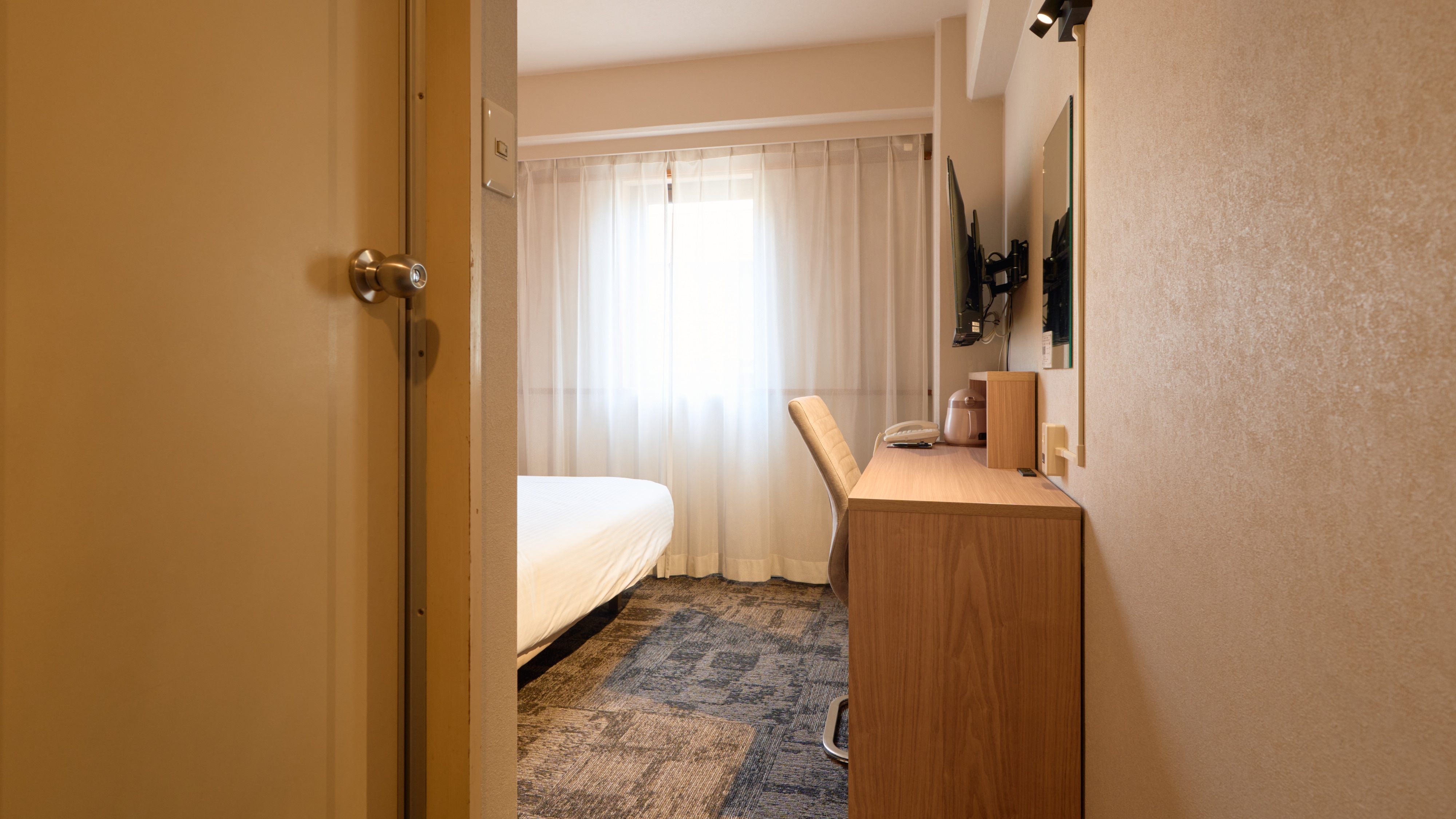 Kamar semi-double baru (direnovasi)