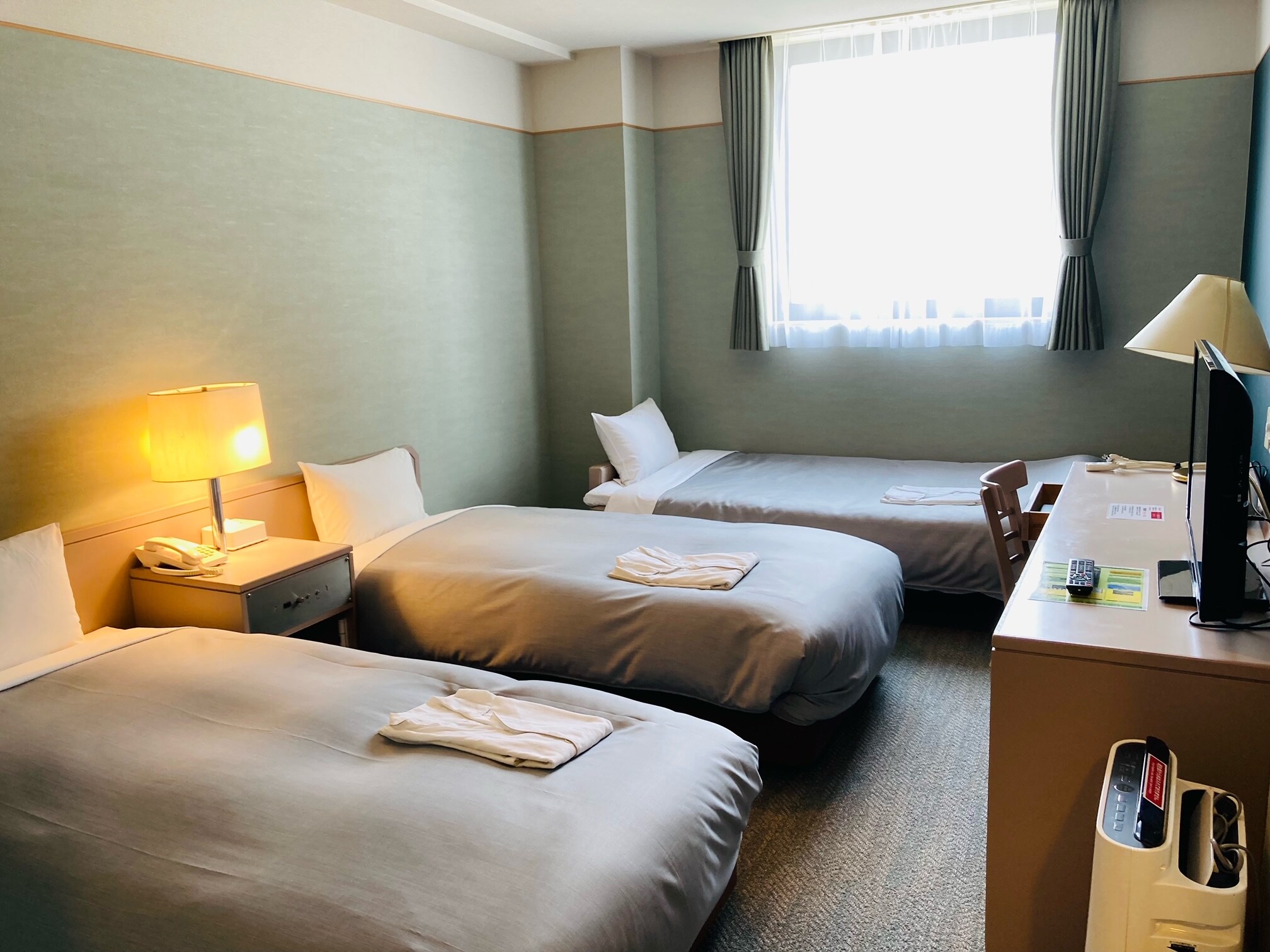 Large Twin Room 16