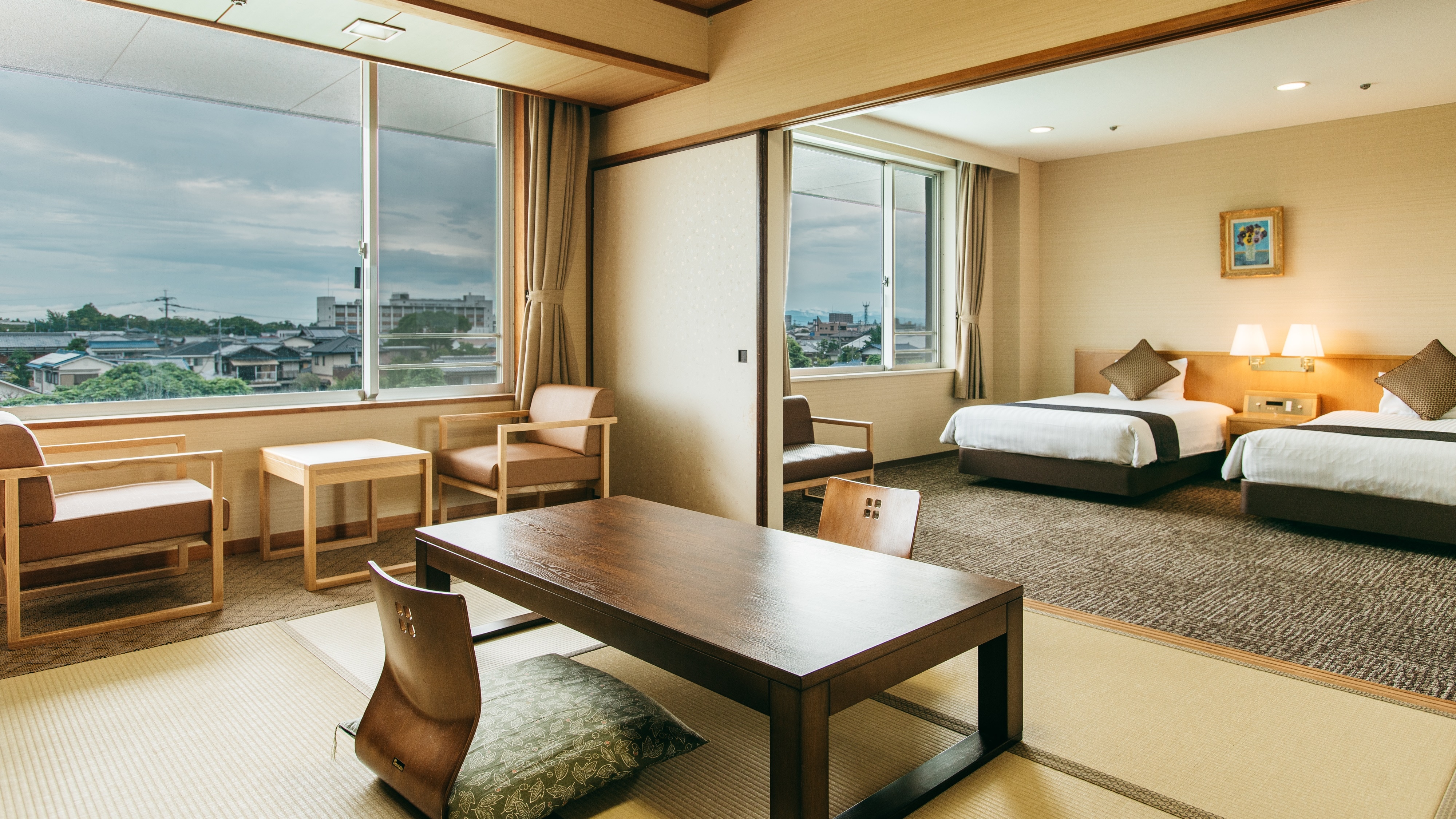 Japanese-Western style room (with bath) "41 square meters"