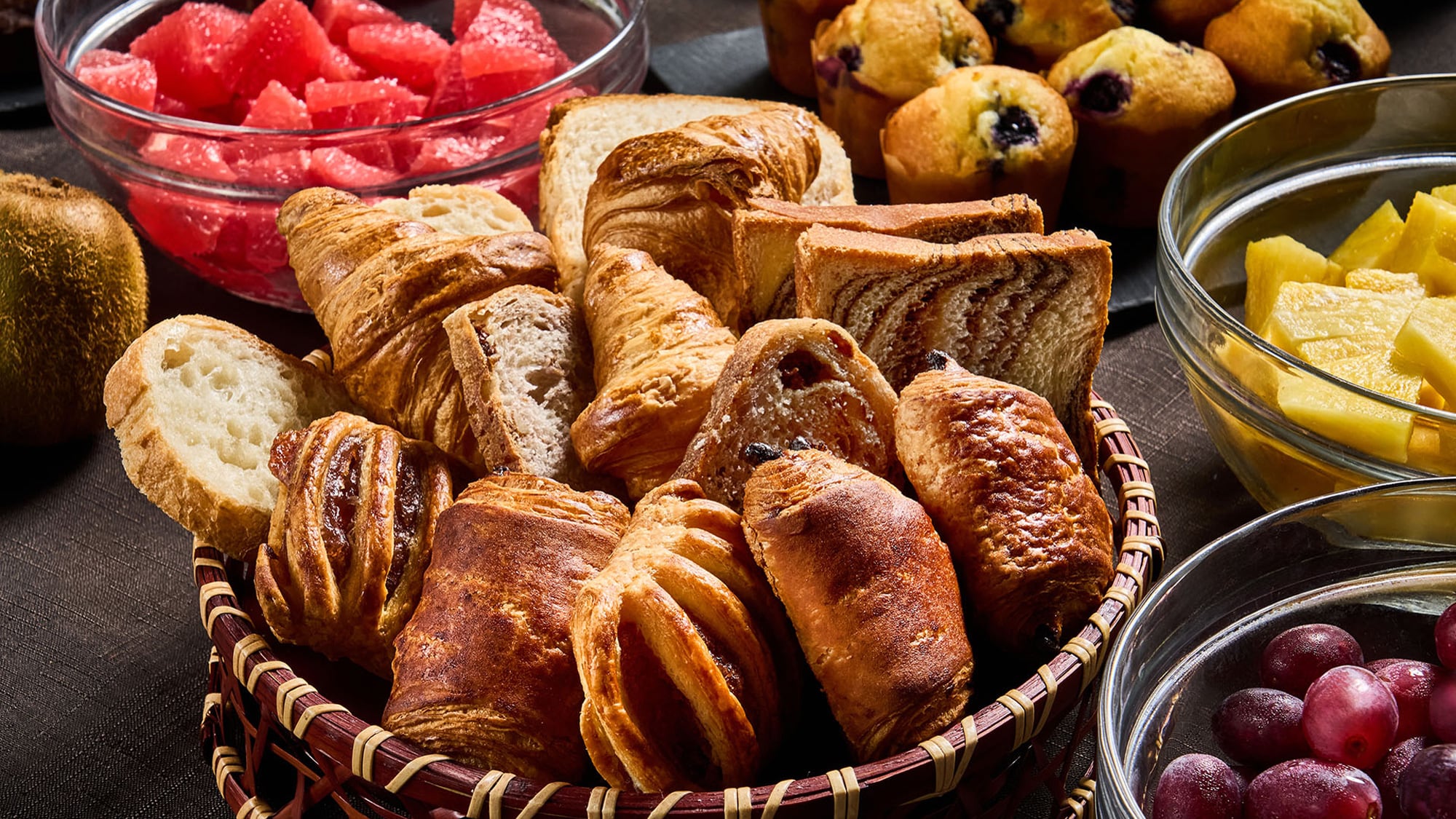 [Breakfast] Homemade bread made with ingredients from Hokkaido
