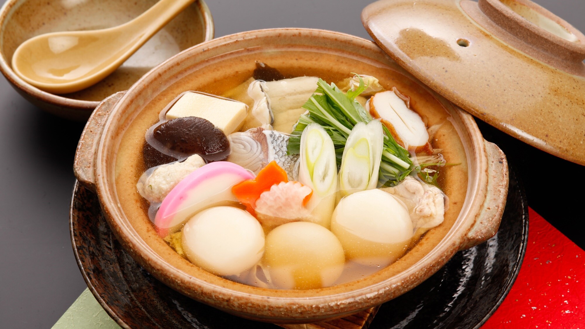 [Dinner example] "Guzouni" is a round rice cake filled with lots of ingredients. It is a local dish of Shimabara.