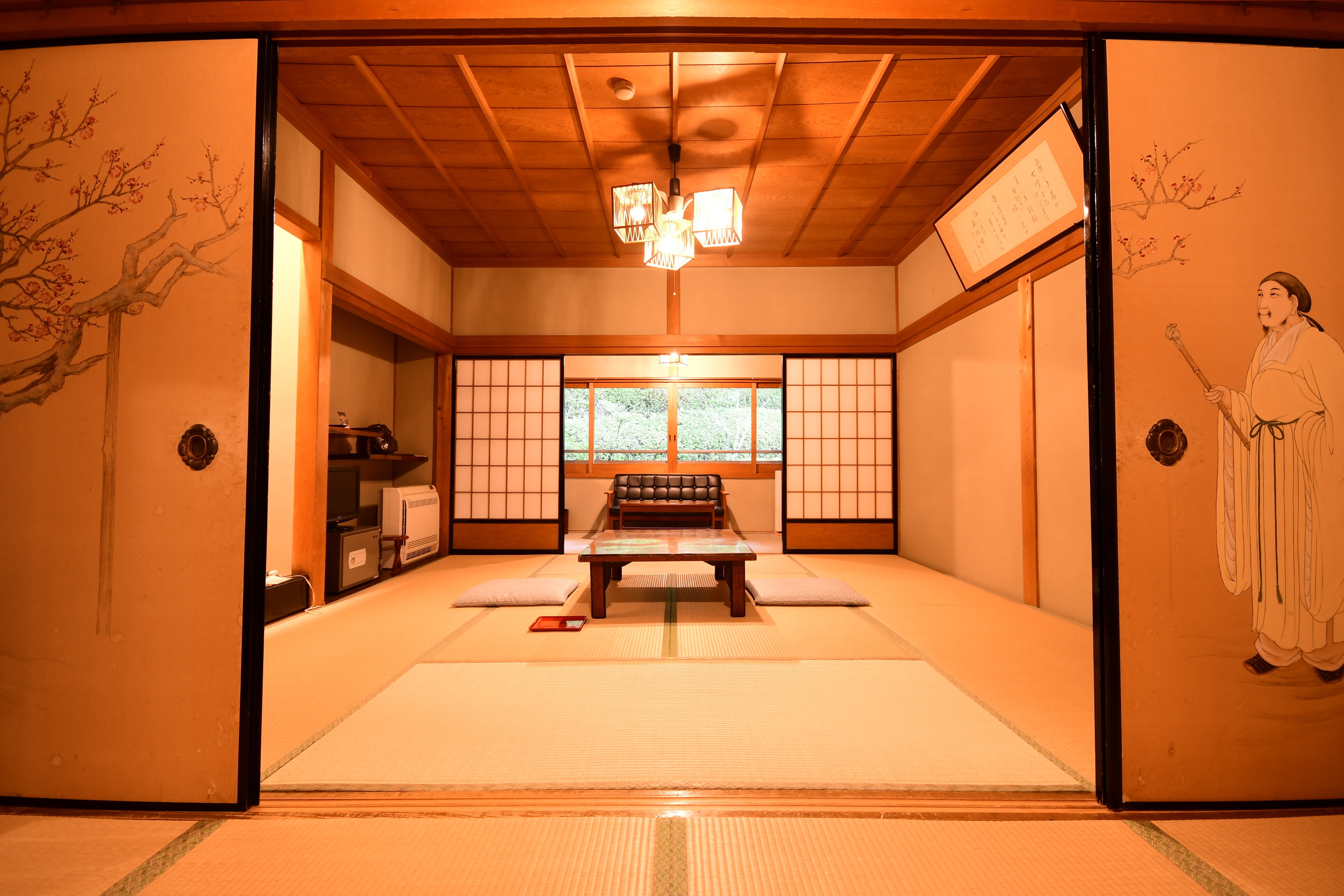 Example of a 10 tatami Japanese-style room facing the garden (with toilet, air conditioning, and Wi-Fi)