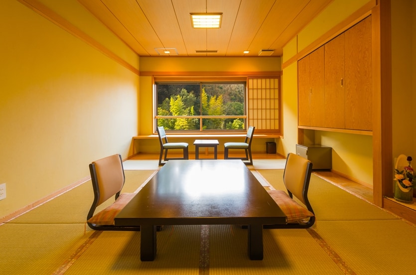 Japanese-style room (6-10 tatami mats)