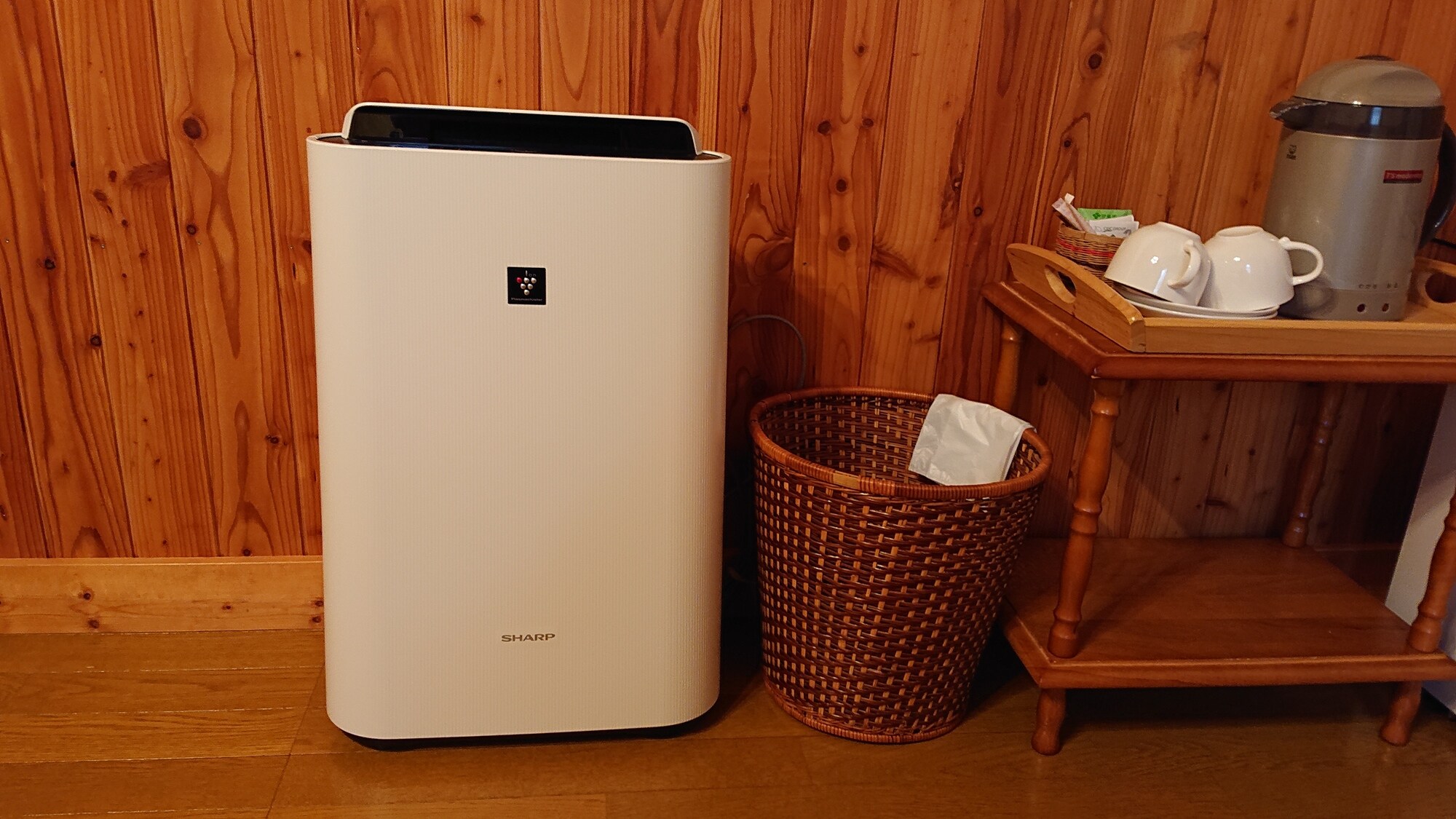 Air purifiers are provided in the guest rooms.