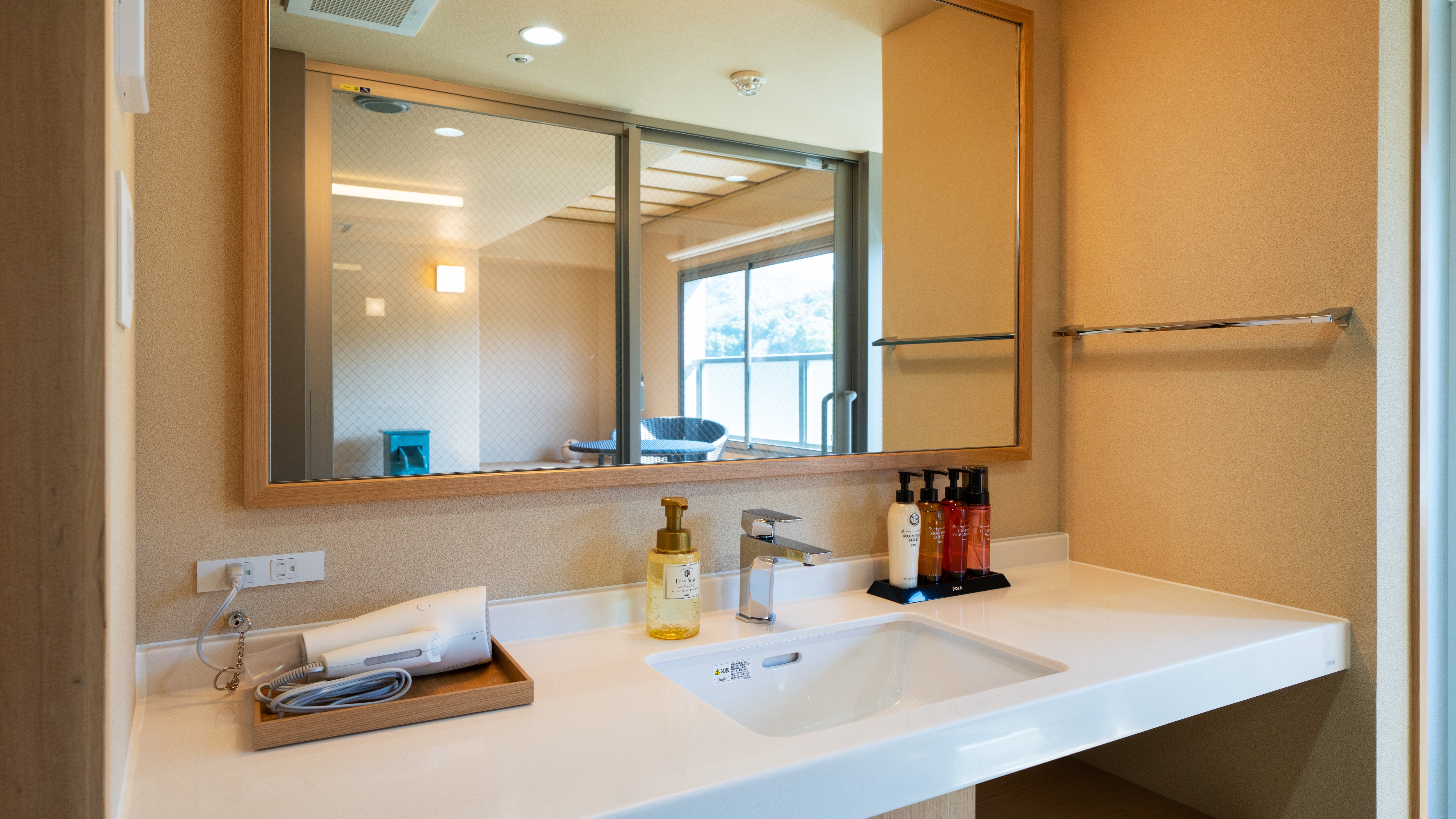 Powder room Sansuikan 4th floor renovated guest room with open-air bath