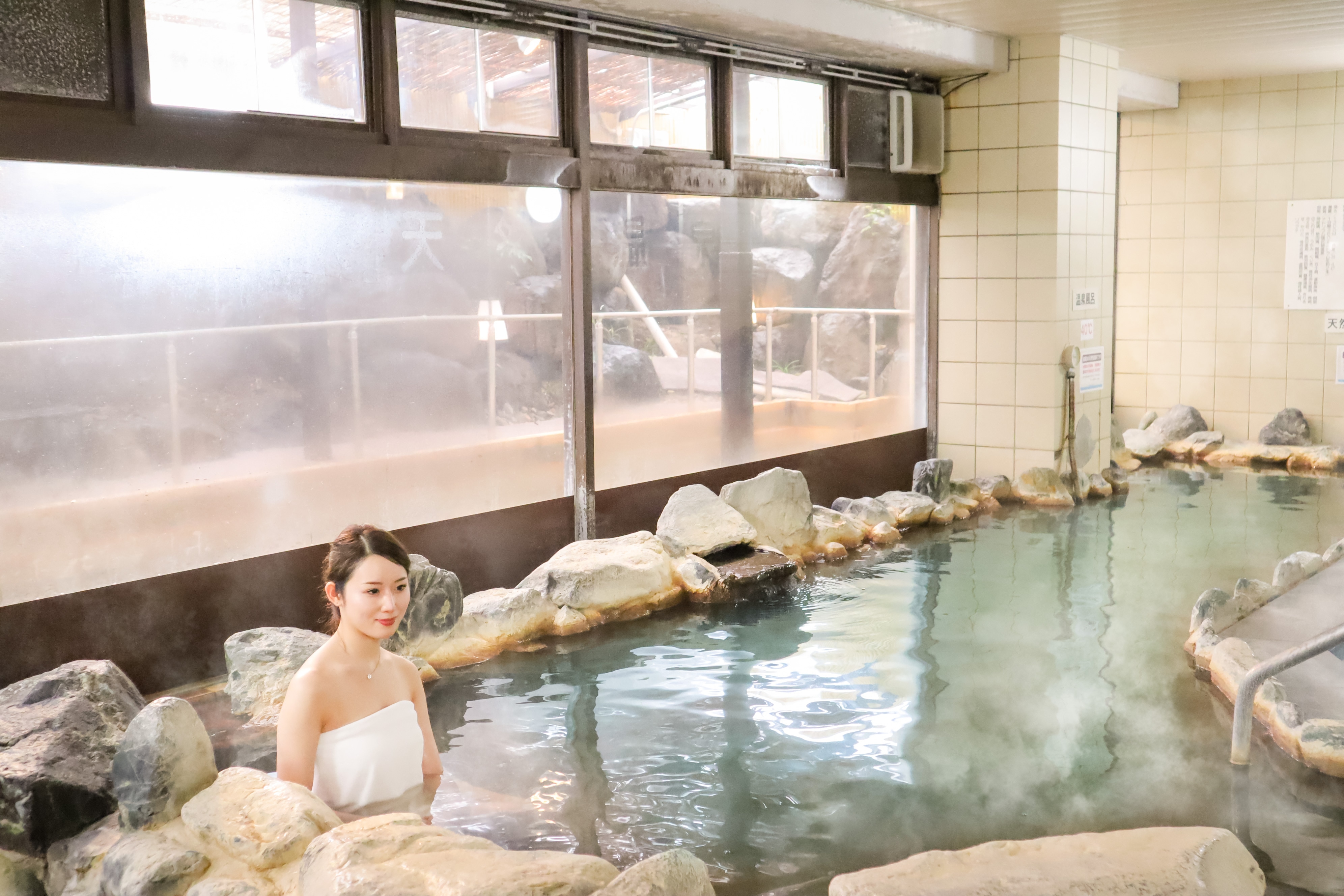 [Natural hot spring, Saku no Yu] Indoor hot spring