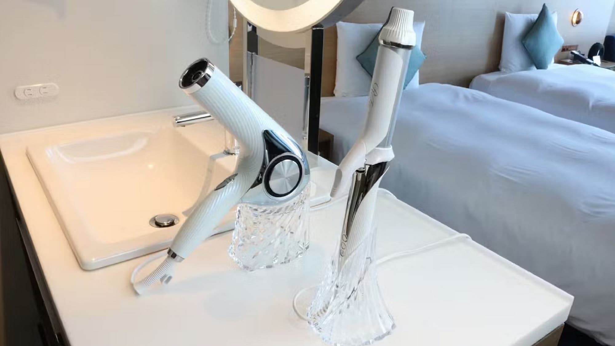 Máy sấy Refa Beautech Pro, Bàn là thẳng