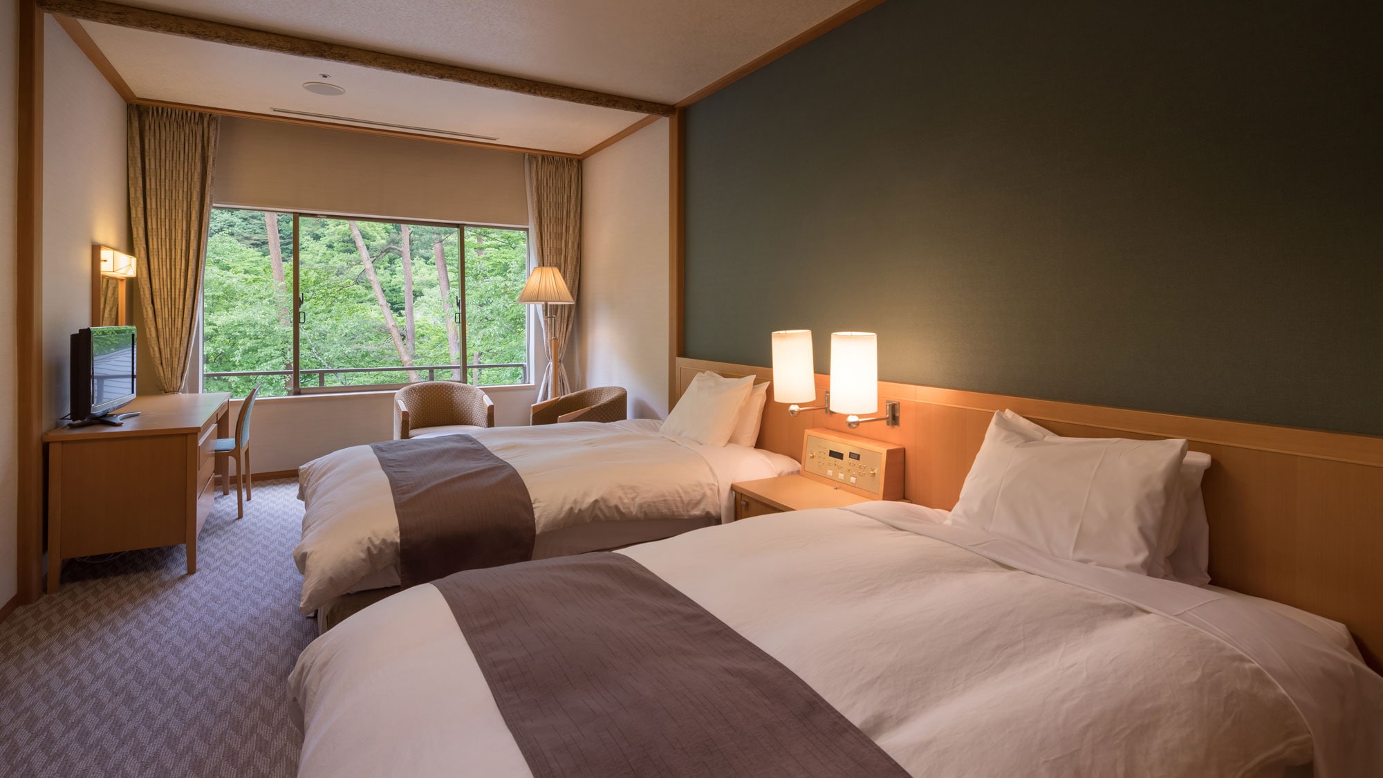 [Japanese-Western style room | 10 tatami mats + 6 tatami mats + Western-style twin room (87m2)]