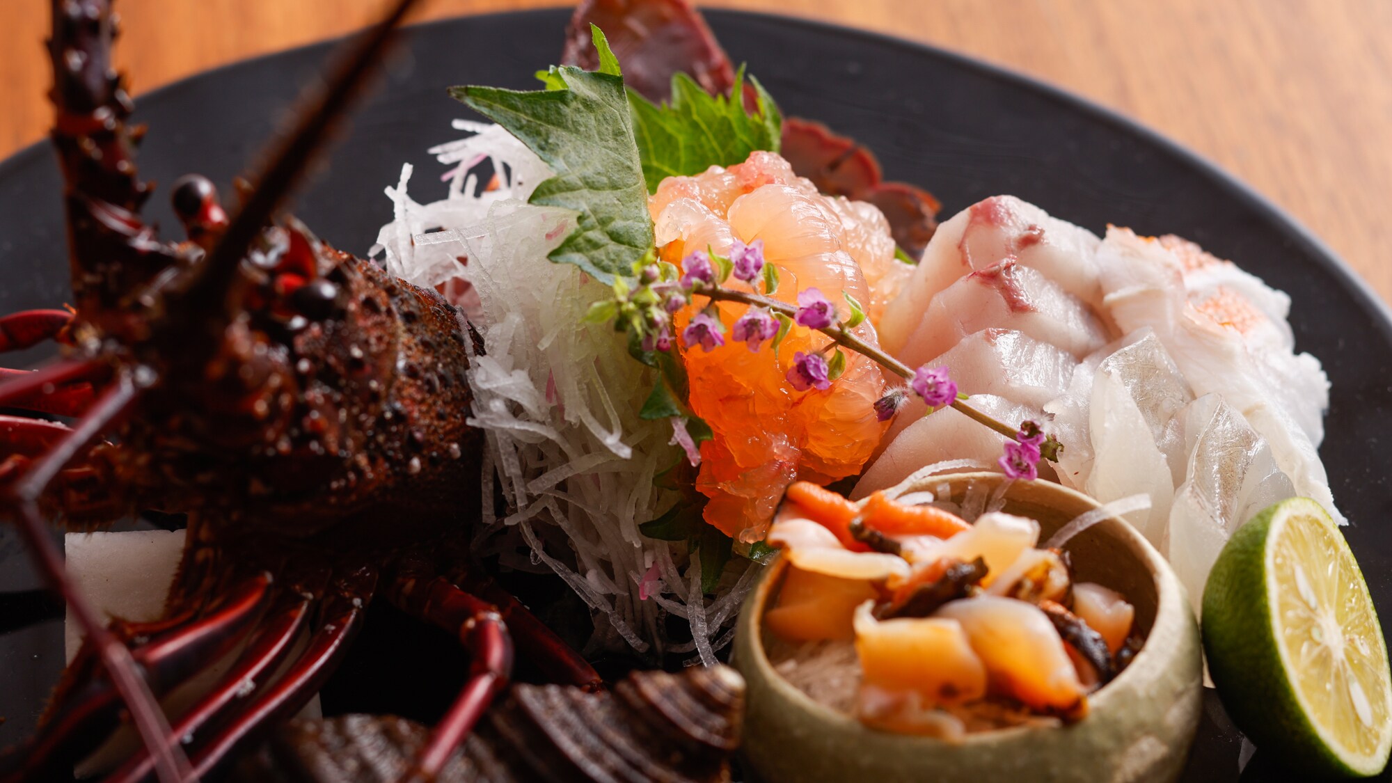 當地名店新泉料理萬代的創作料理套餐<2人份的圖片>