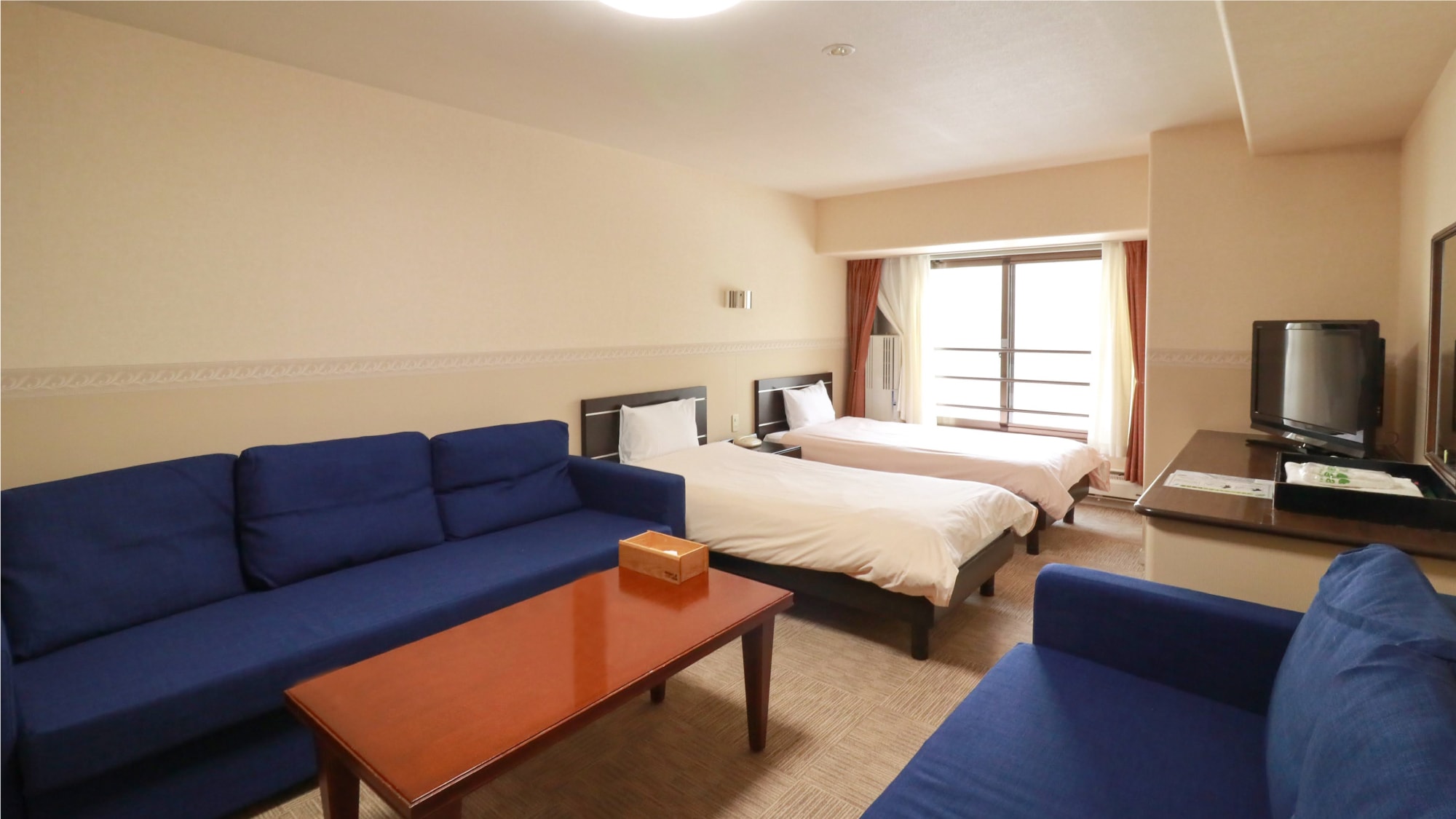 [Western-style twin room, approx. 37m2, capacity for 4 people [non-smoking]] Equipped with bath and washlet toilet