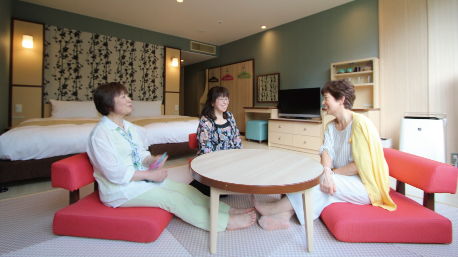 [Family Twin (Kamar bergaya Jepang-Barat)] Kami akan menyiapkan futon di kamar bergaya Jepang dari 3 orang.