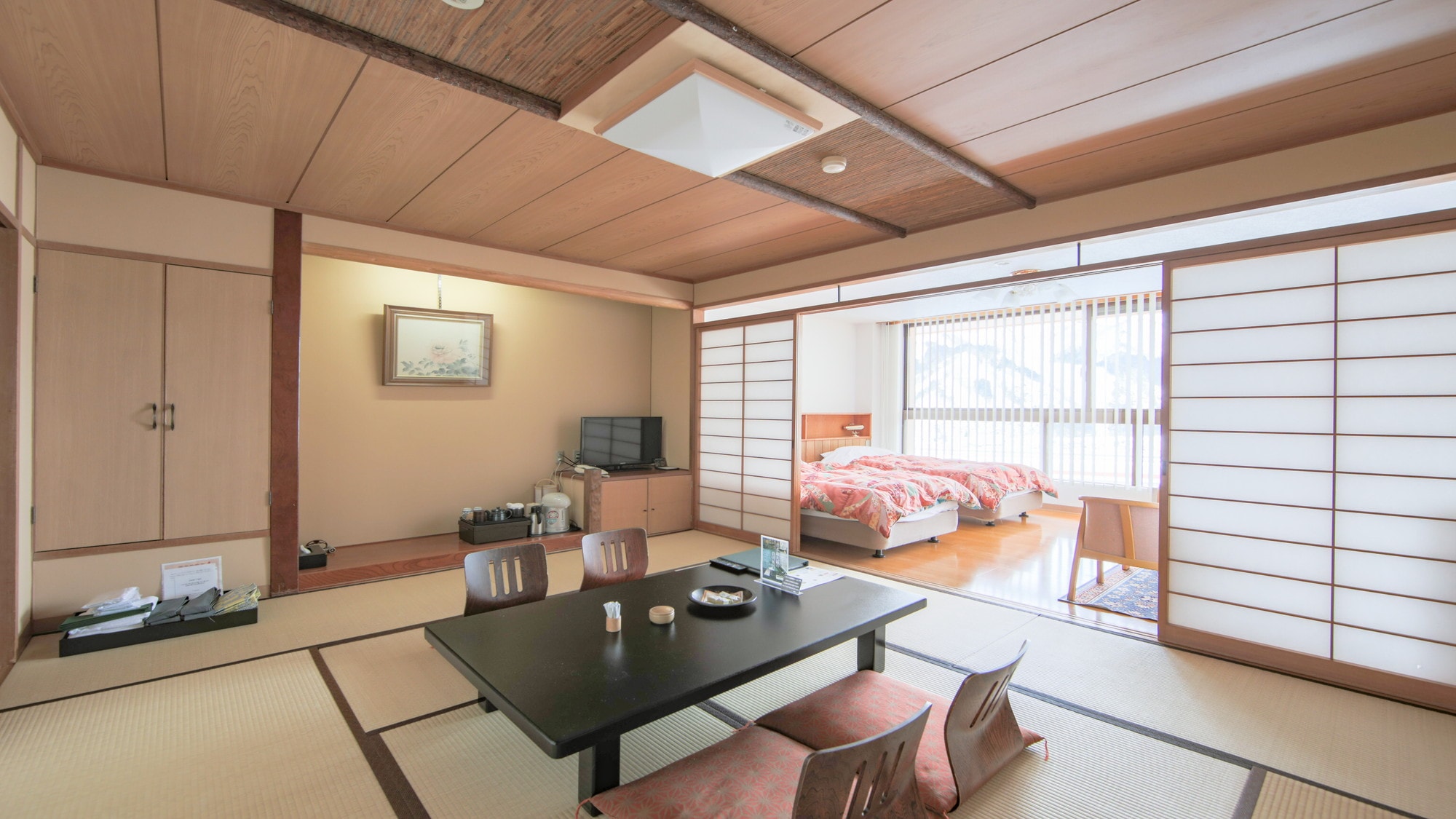 [Non-smoking ☆ Japanese-Western style room] Japanese-style room 10 tatami mats + 2 beds