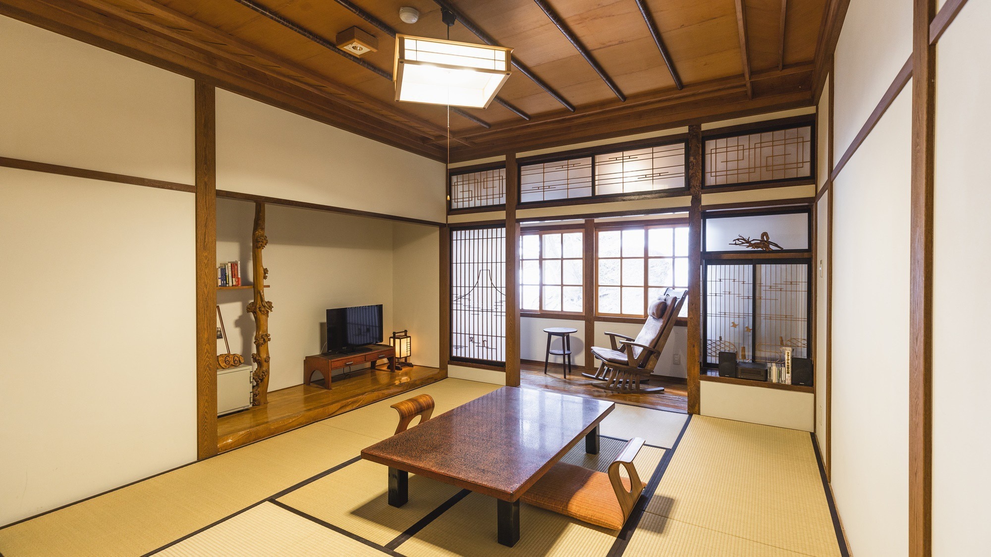 [Hinabi]“66号房” 充满吉田卓郎先生的“旅行旅馆”诞生地旧别馆的氛围的房间。