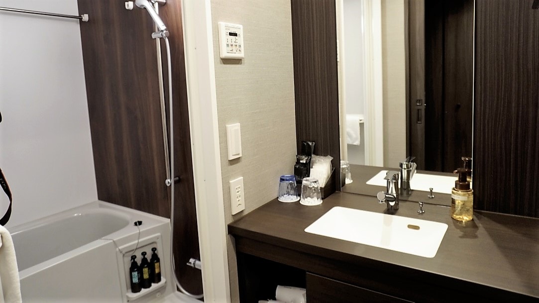 <Japanese modern twin room> An example of a guest room