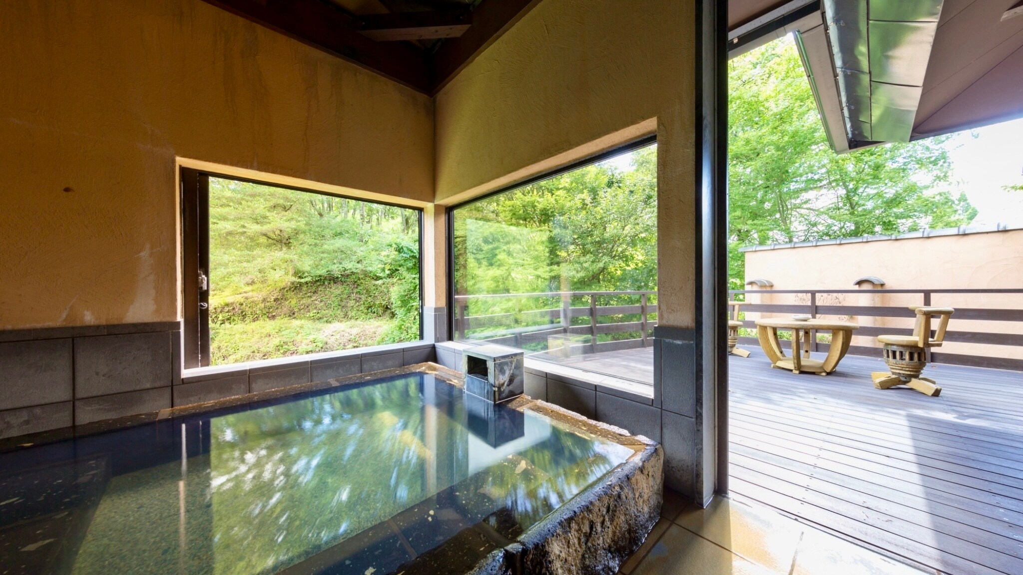 [Japanese-style room] Free-flowing bath/semi-open air - Japanese modern nagaya style detached space - <Futon>