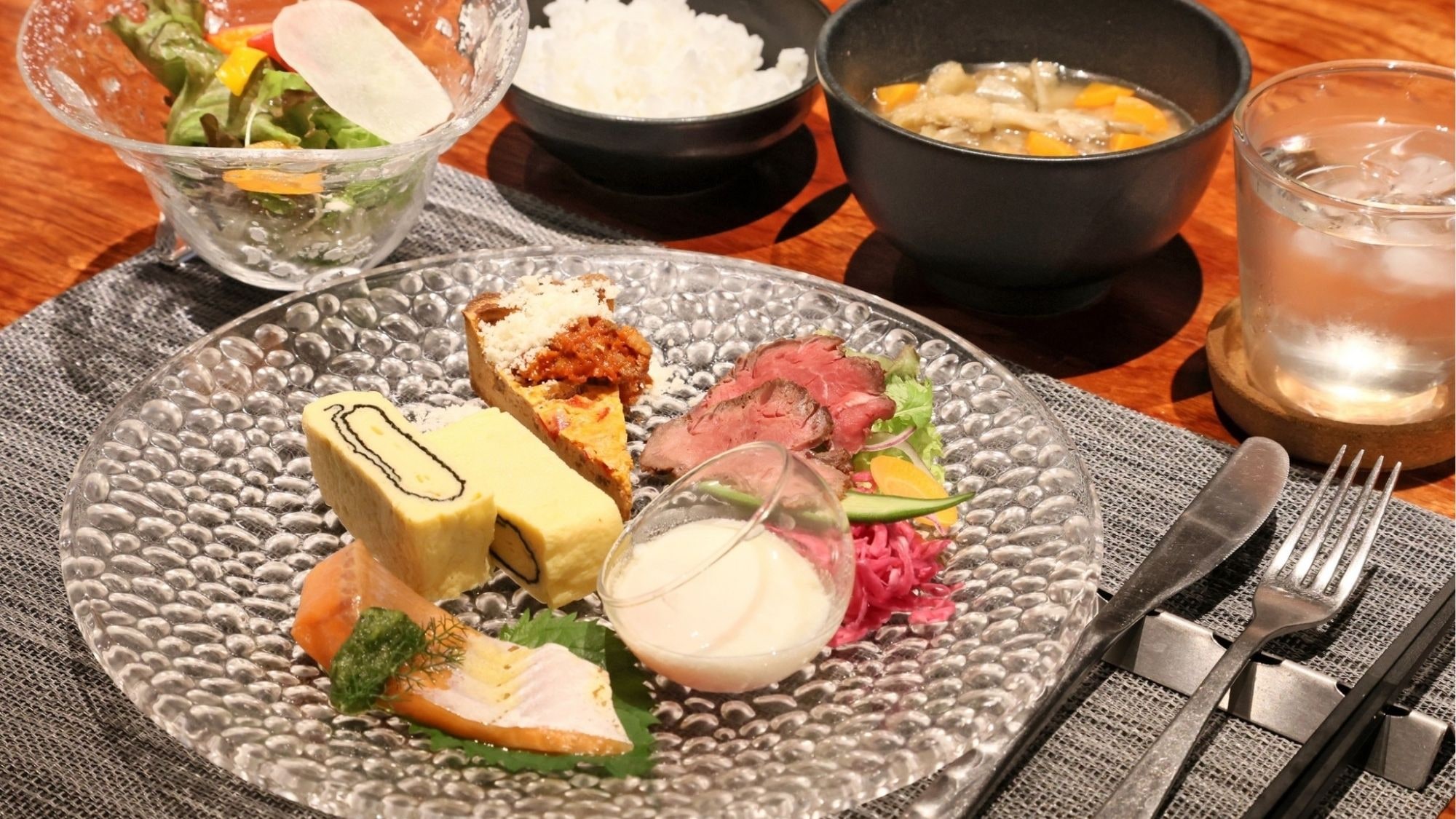 Breakfast featuring seasonal ingredients from Aso and vegetables from the local garden.