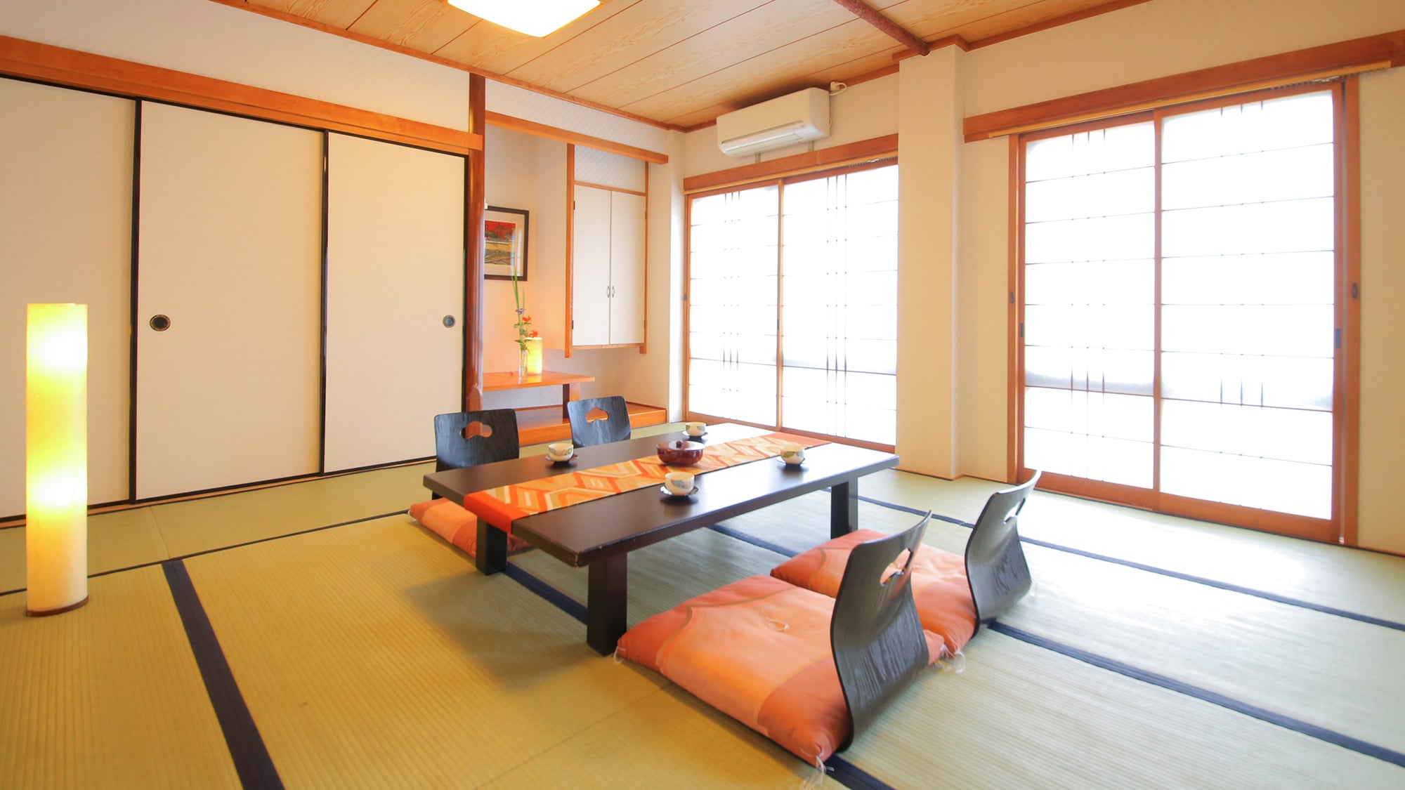 Japanese-style room