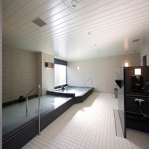 ■ Large communal bath Super soft water bath