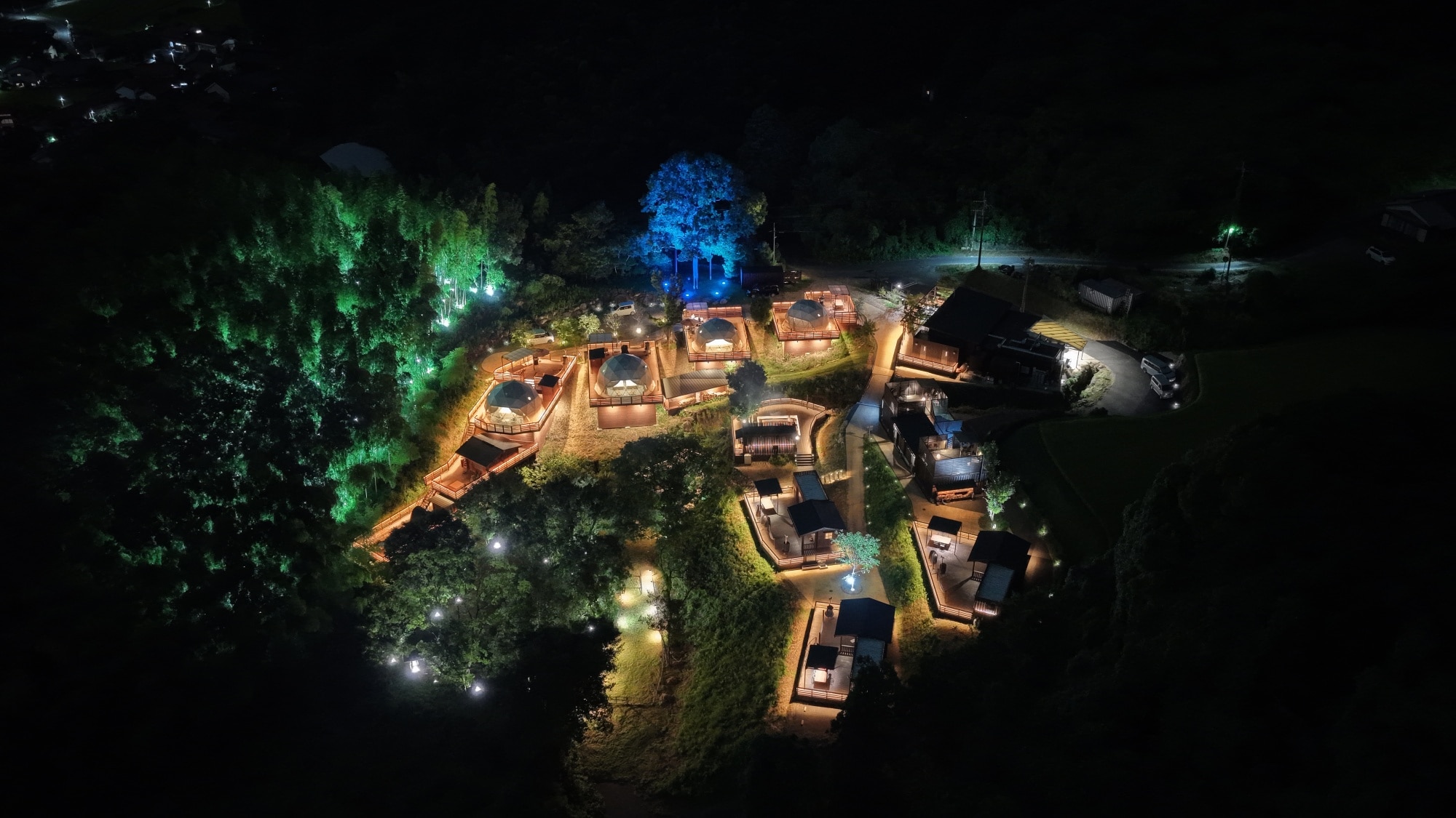 Panoramic view of the facility (night)