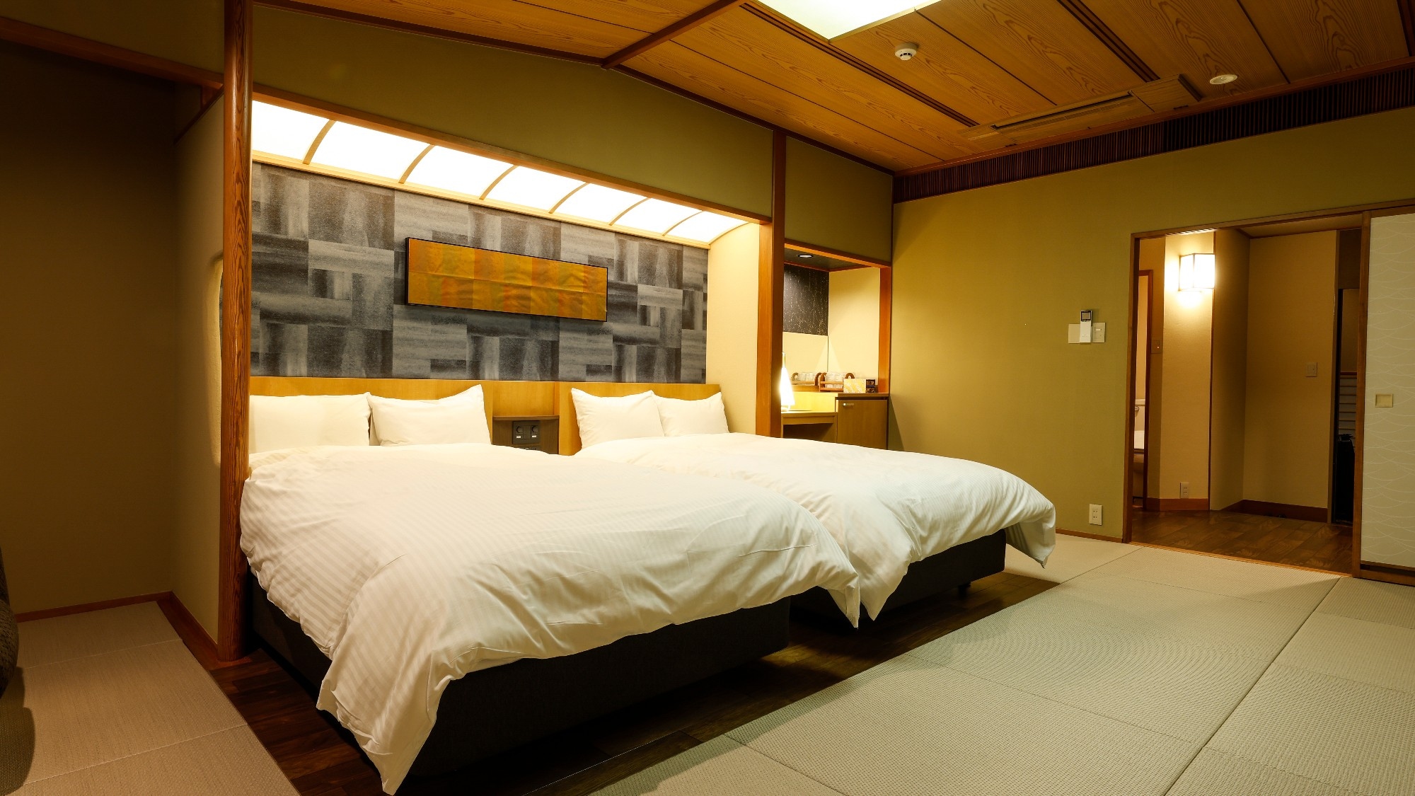 [Comfort Japanese-Western room with bed] A room that combines Japanese relaxation and Western Kaiseki style.