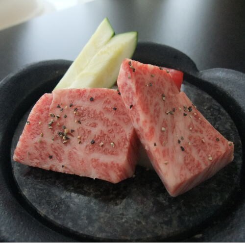 สเต็กเนื้อคุมาโนะ *รูปภาพใช้เพื่อเป็นภาพประกอบ