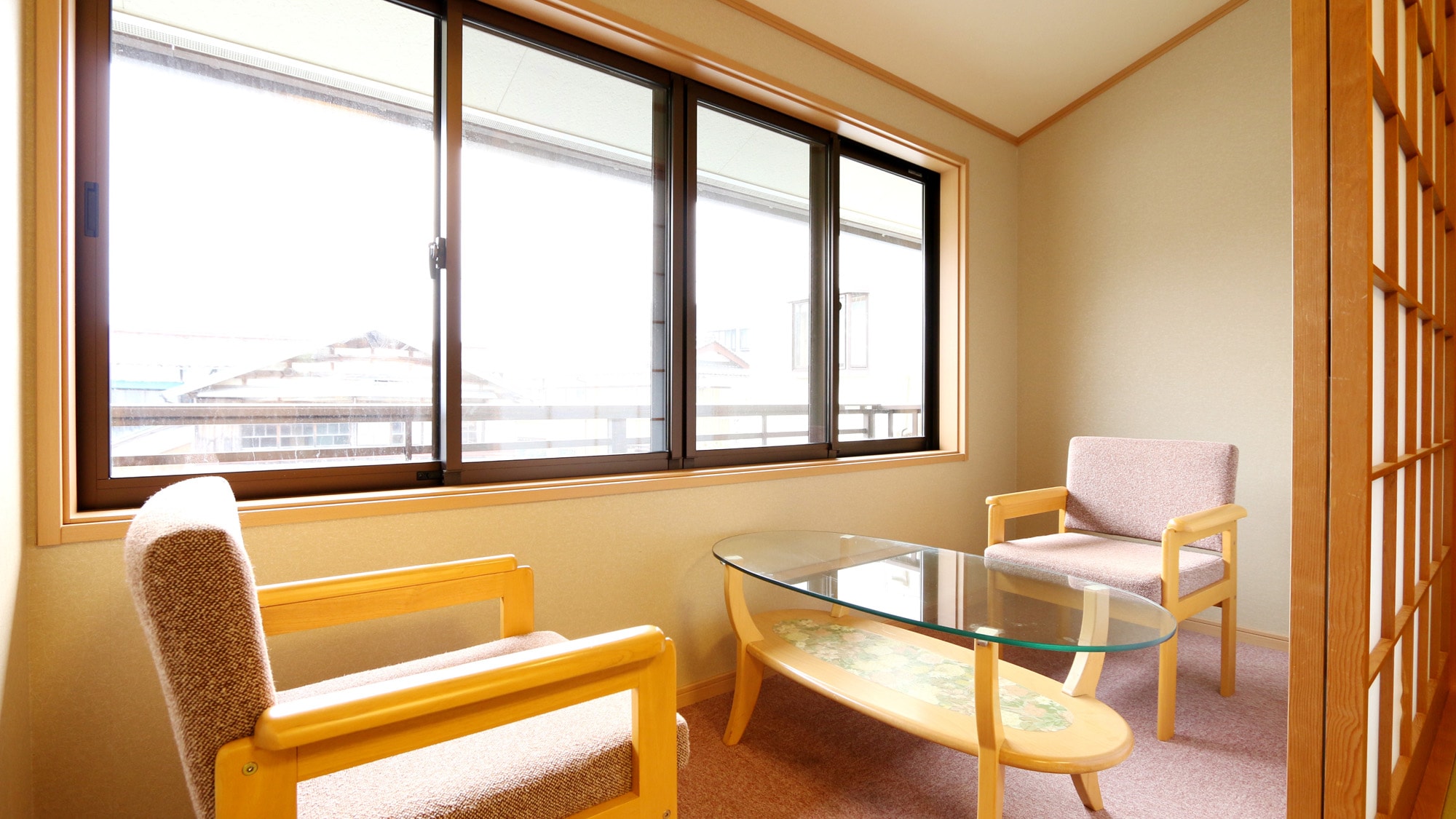 ☆ Relaxing by the window...(^^♪