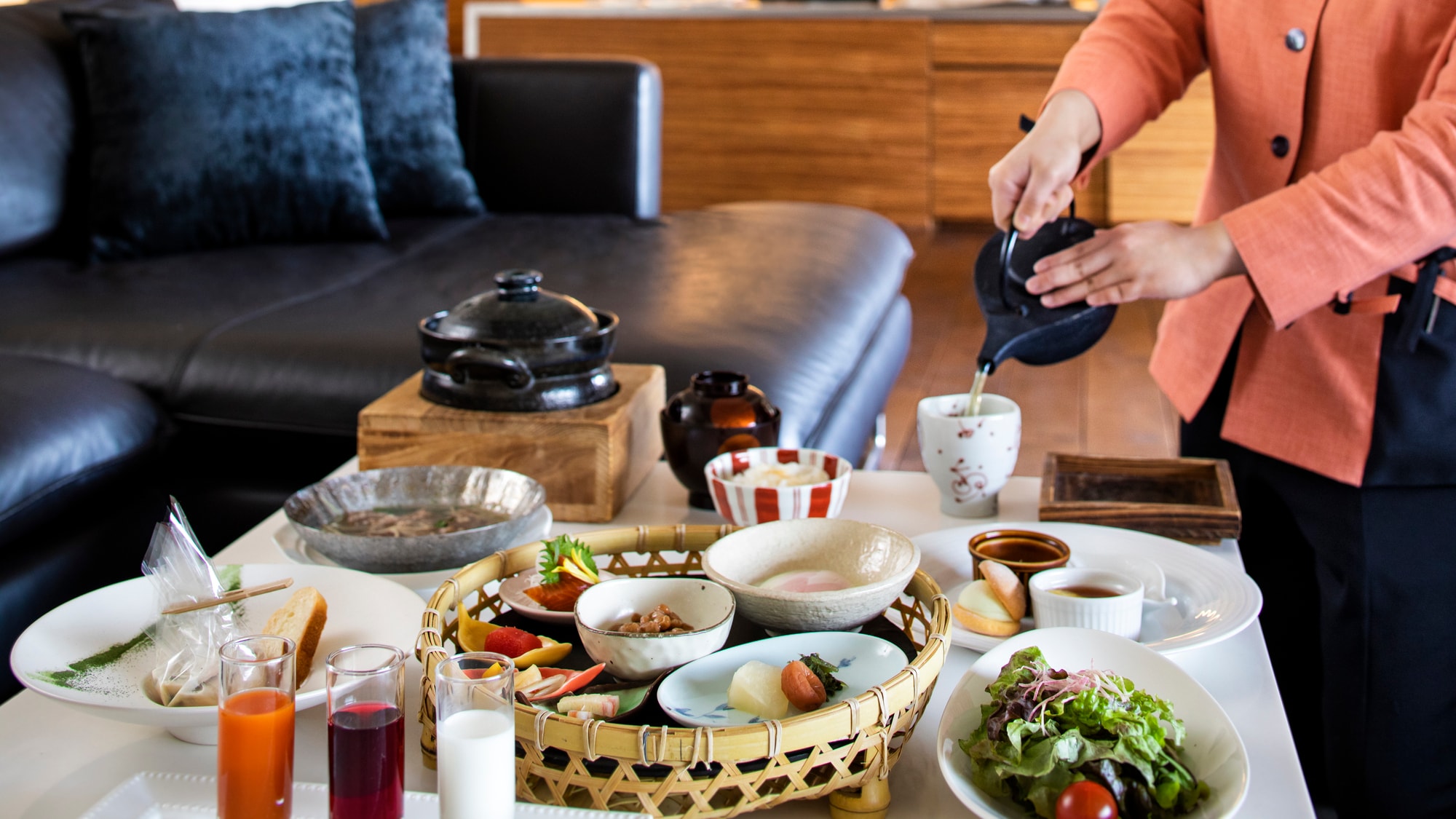 [Executive Suite only] Room service is also available for you to enjoy breakfast in your room.