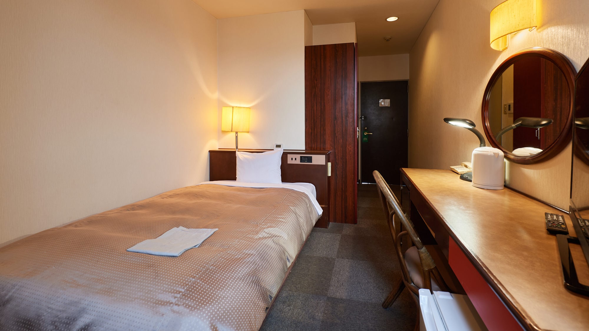 Semi-double room