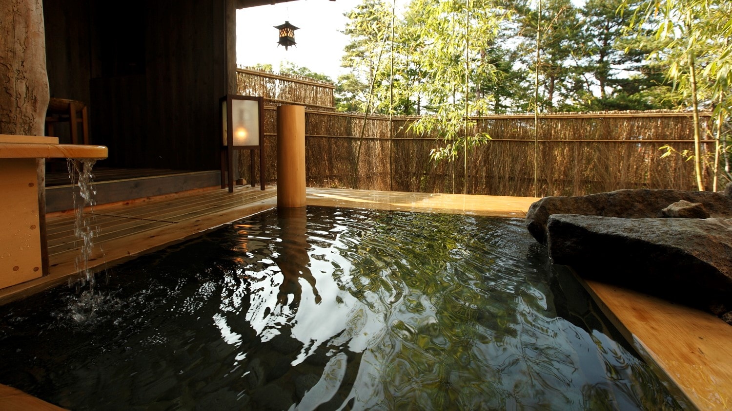 ● 免费私人浴池：竹座