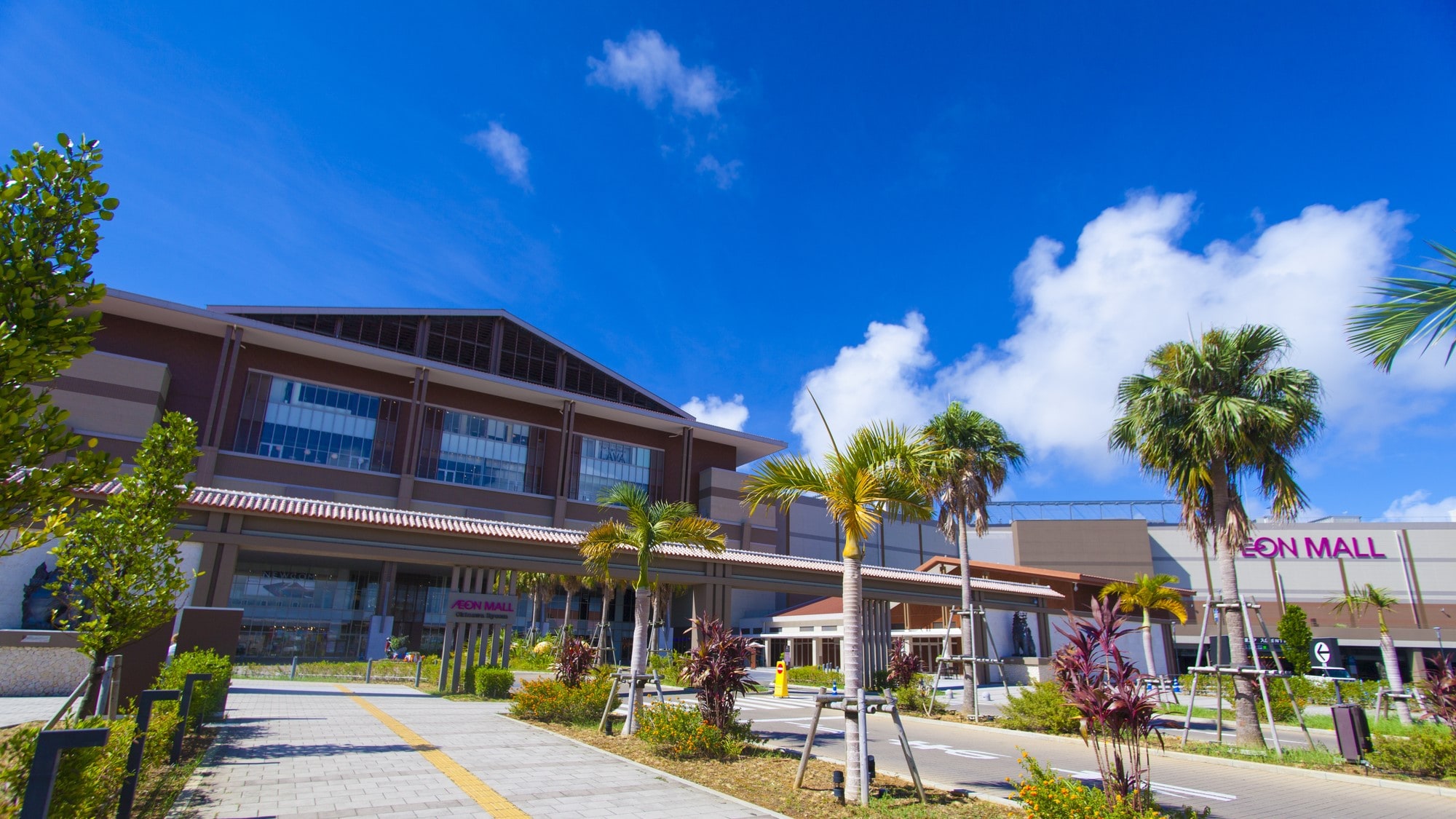 AEON Mall Okinawa Rycom 1.7km, approx. 6 minutes by car