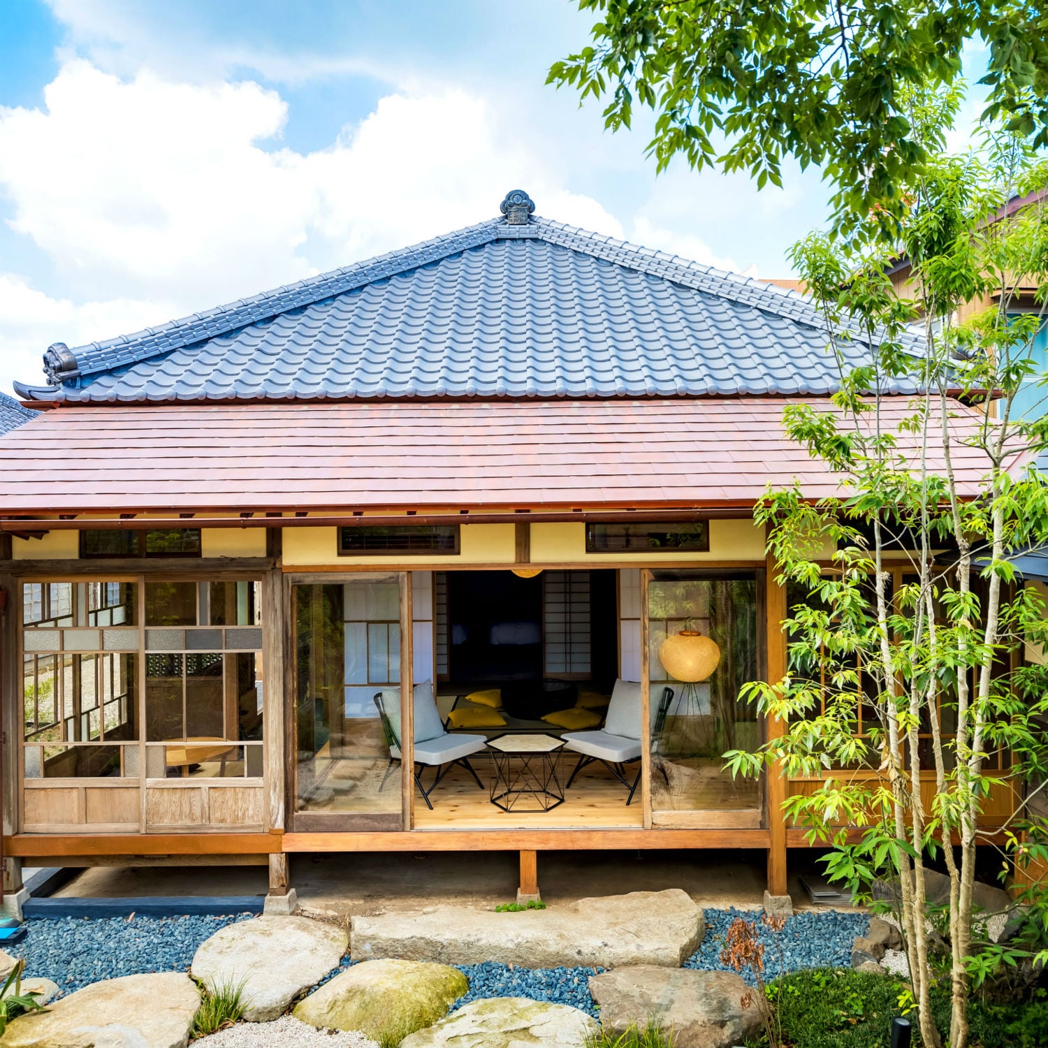 [AOI201 / Entire building for rent] A special space consisting of the main house and the moon-viewing platform, separated by a beautifully arranged courtyard