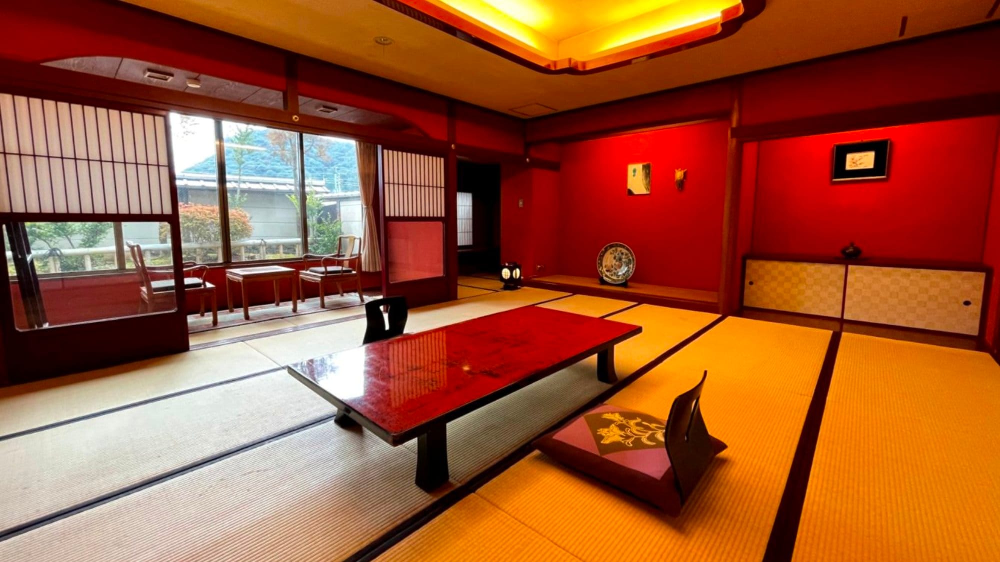 4 people capacity _15 + 6 tatami mats without bus