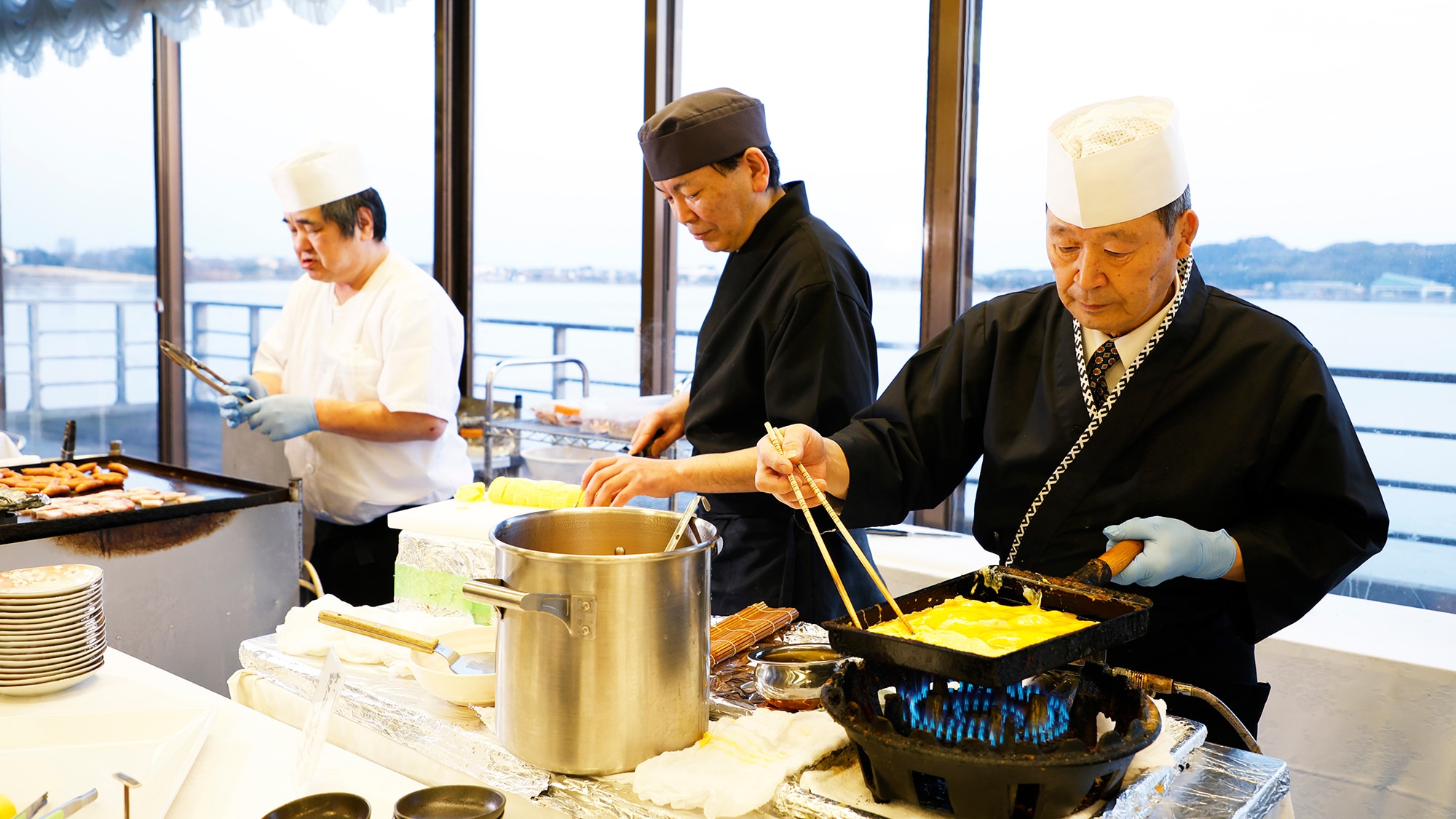 [Breakfast buffet] Live Kitchen's "Dashimaki Tamago" is popular!
