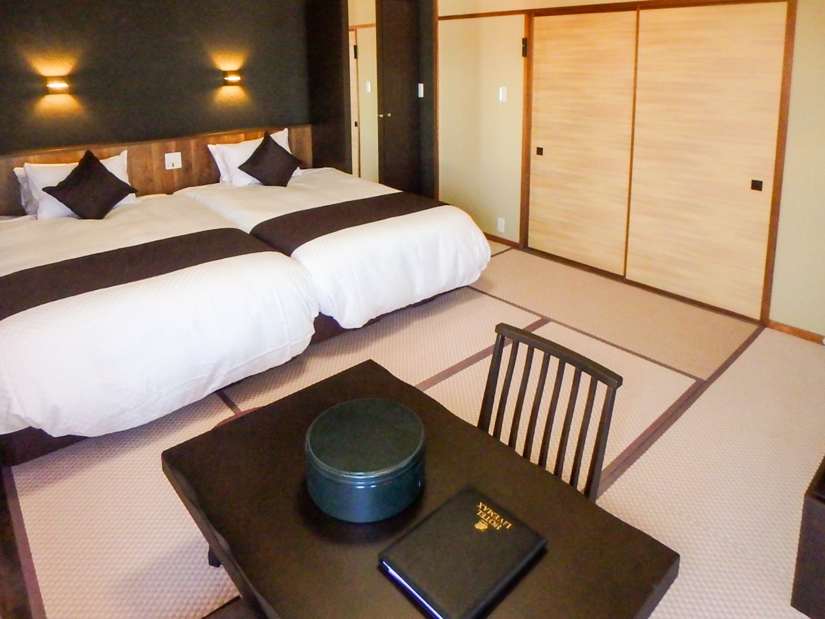 [Japanese modern junior suite] 50 square meters Shigaraki ware open-air bath