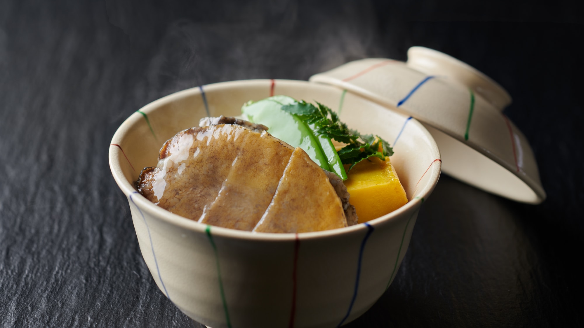 Gambar Kaiseki: Abalon rebus lembut