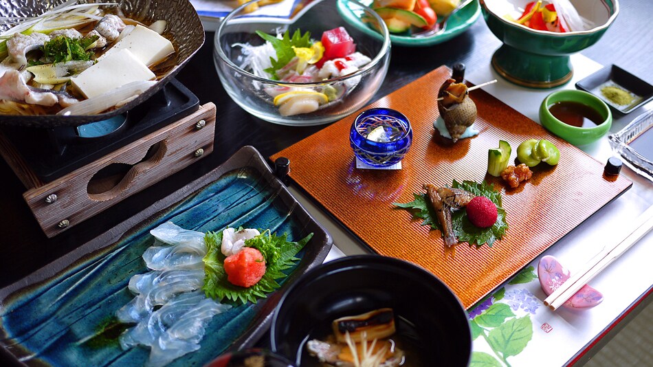 Kaiseki cuisine that reflects the changing seasons ☆ Enjoy traditional Lake Biwa cuisine and dishes made with only the freshest ingredients.