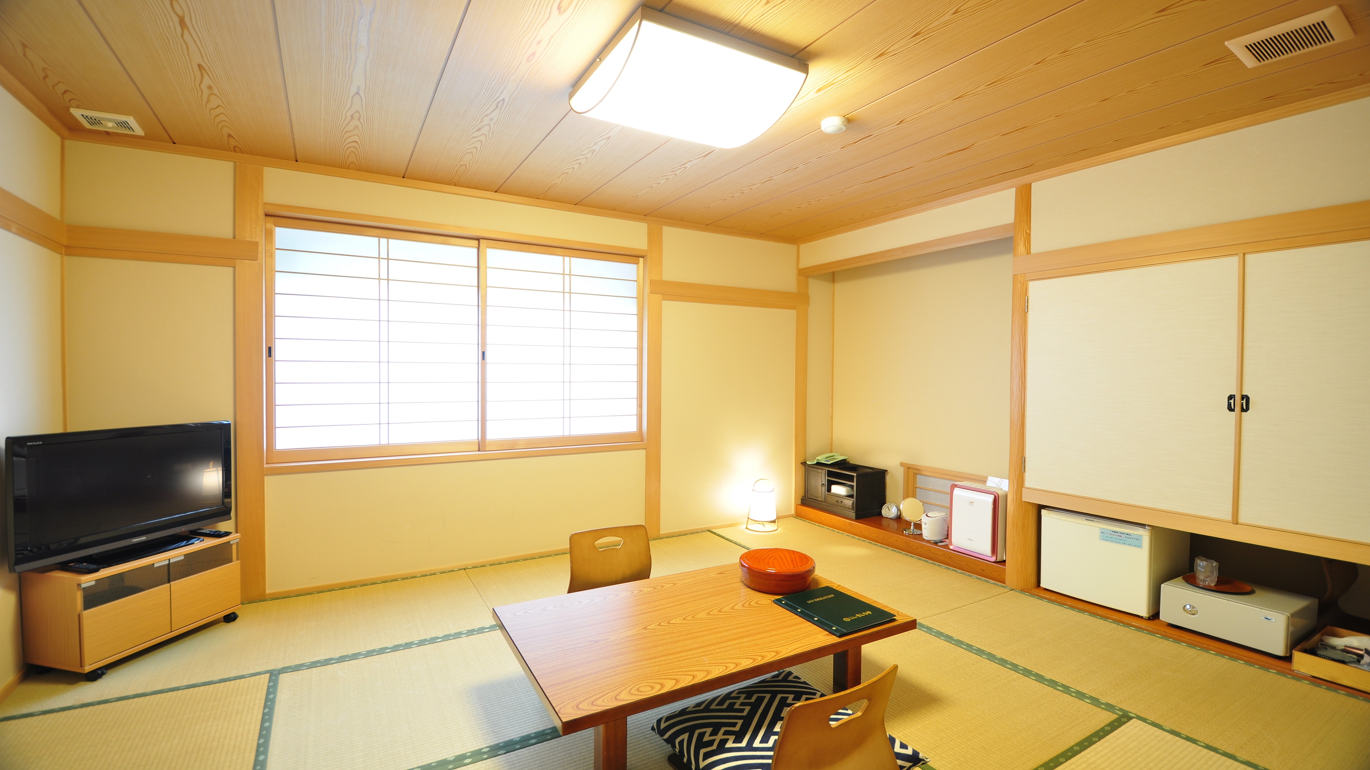 ★ Mountain side [No smoking] ☆ Japanese-style room 6 tatami mats (2 rooms)