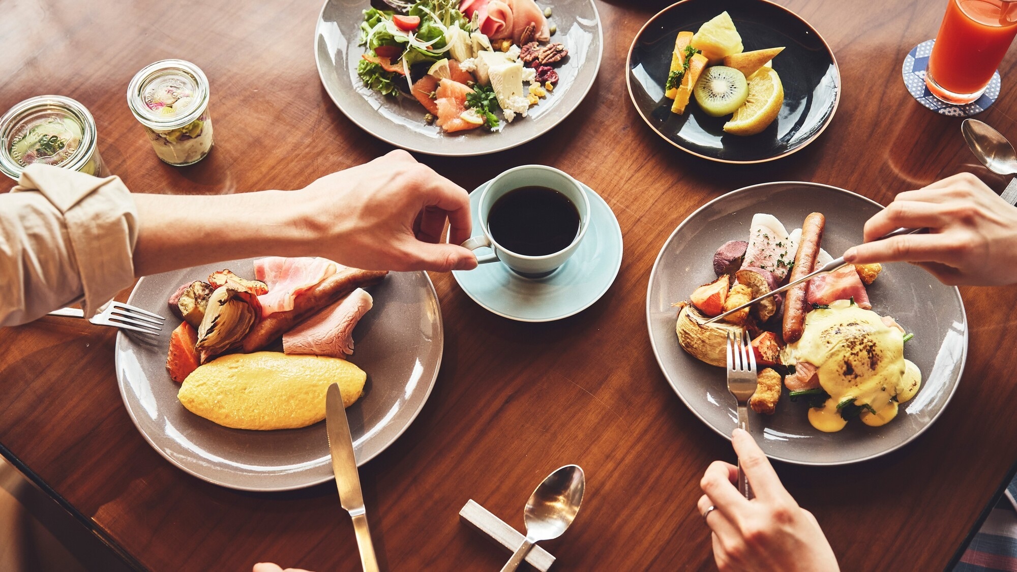 Image of full breakfast buffet