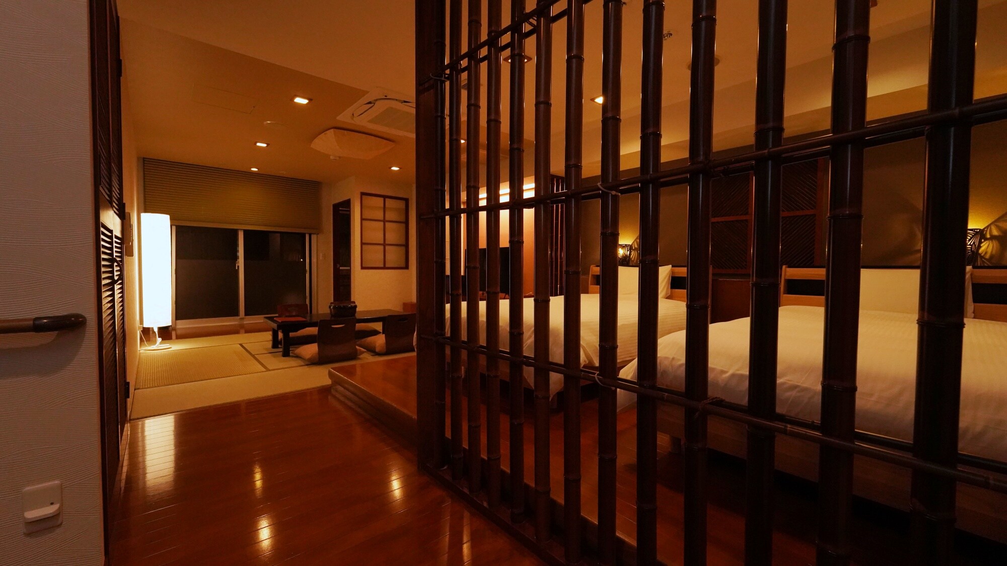 Special room: Japanese-Western room (8 tatami mats) + Western-style room (14 square meters) (with open-air bath)