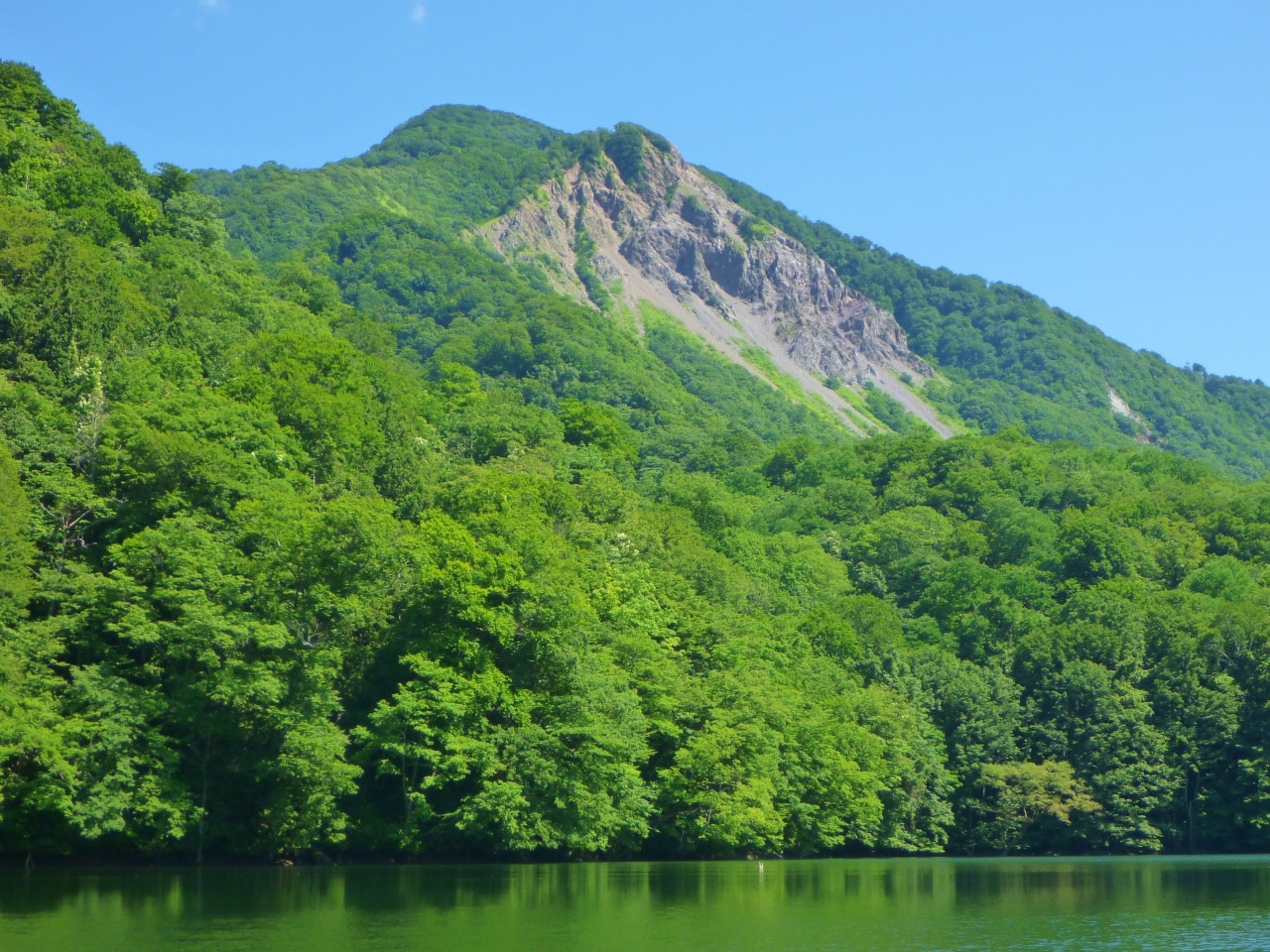The collapse of the mountain from the Keitoba pond