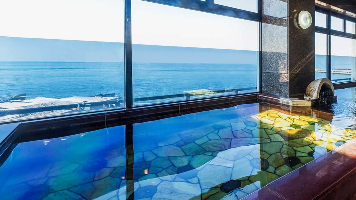 [Large communal bath] A hot spring full of minerals will heal your daily fatigue.