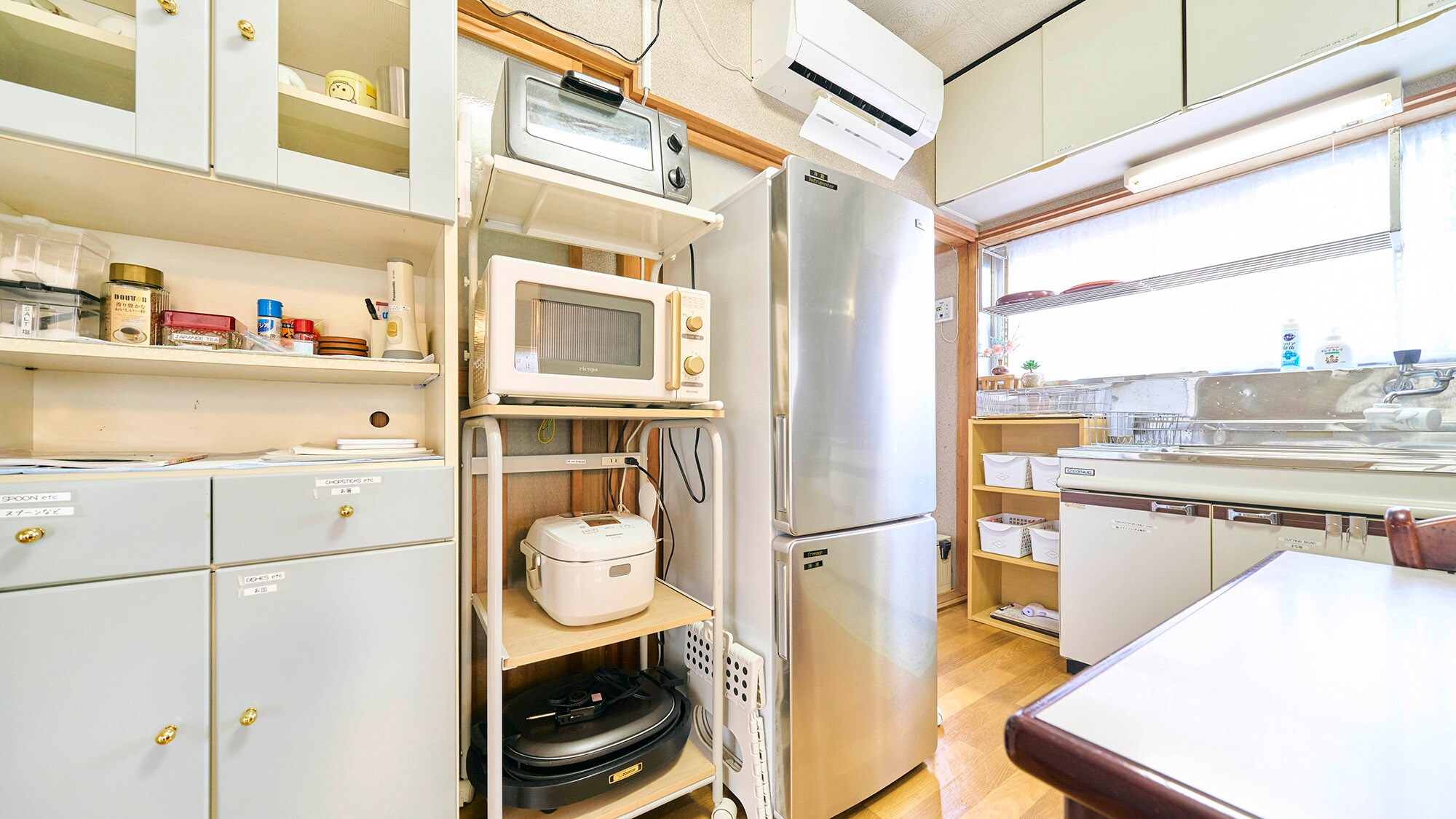 ・[Building B/Kitchen] We have cooking appliances and utensils. It is comfortable for long-term stays.