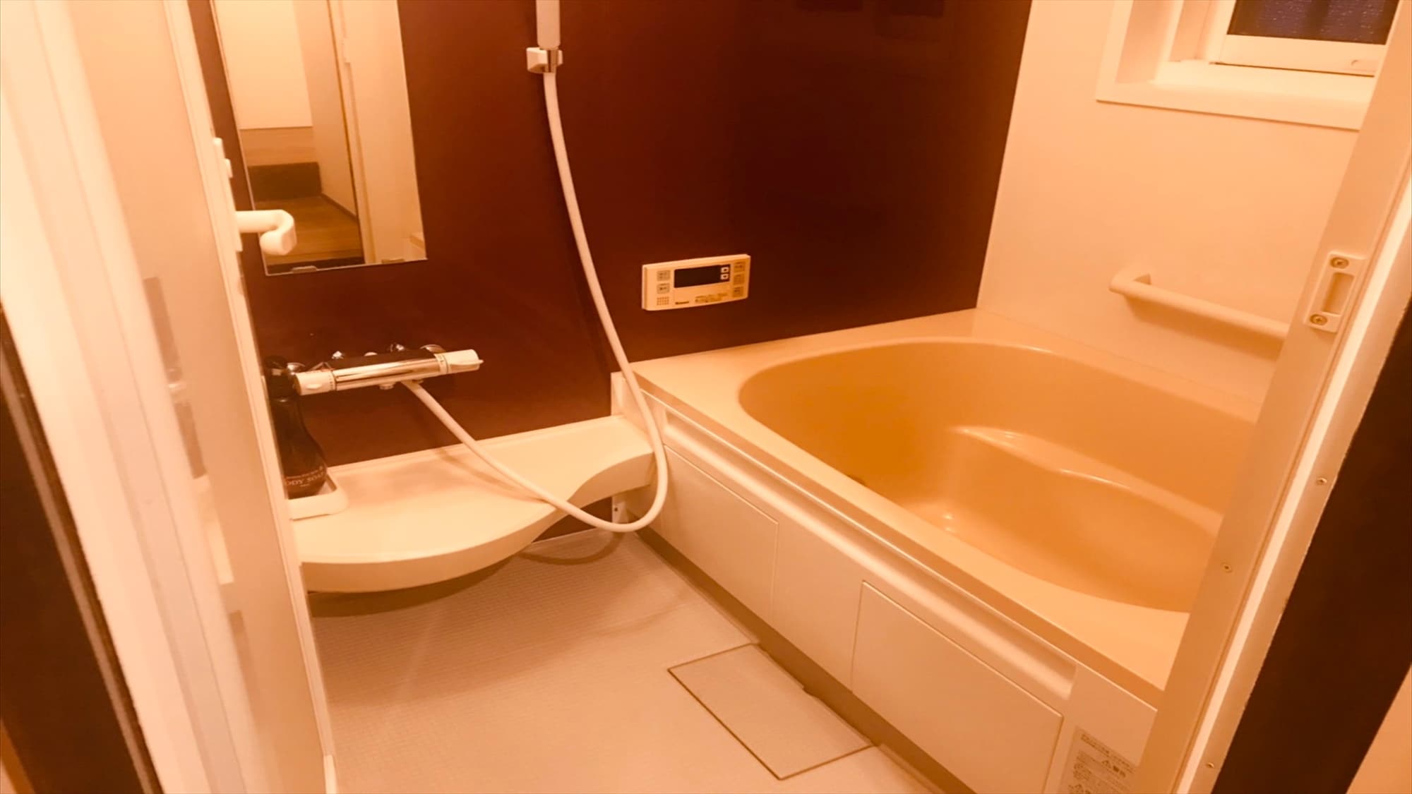 Kamar Nyaman R103