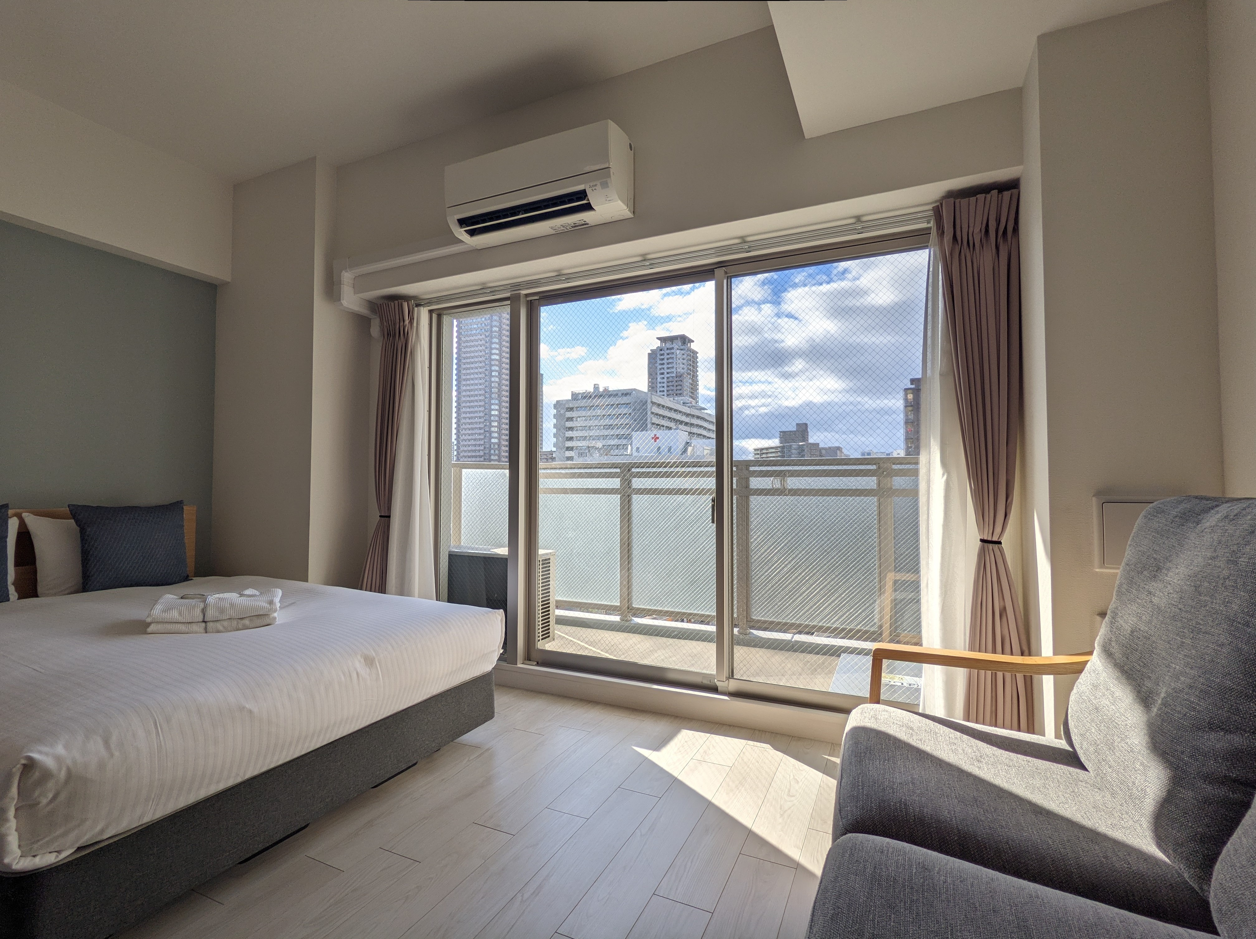 Double bed x1_Single bed x2_View
