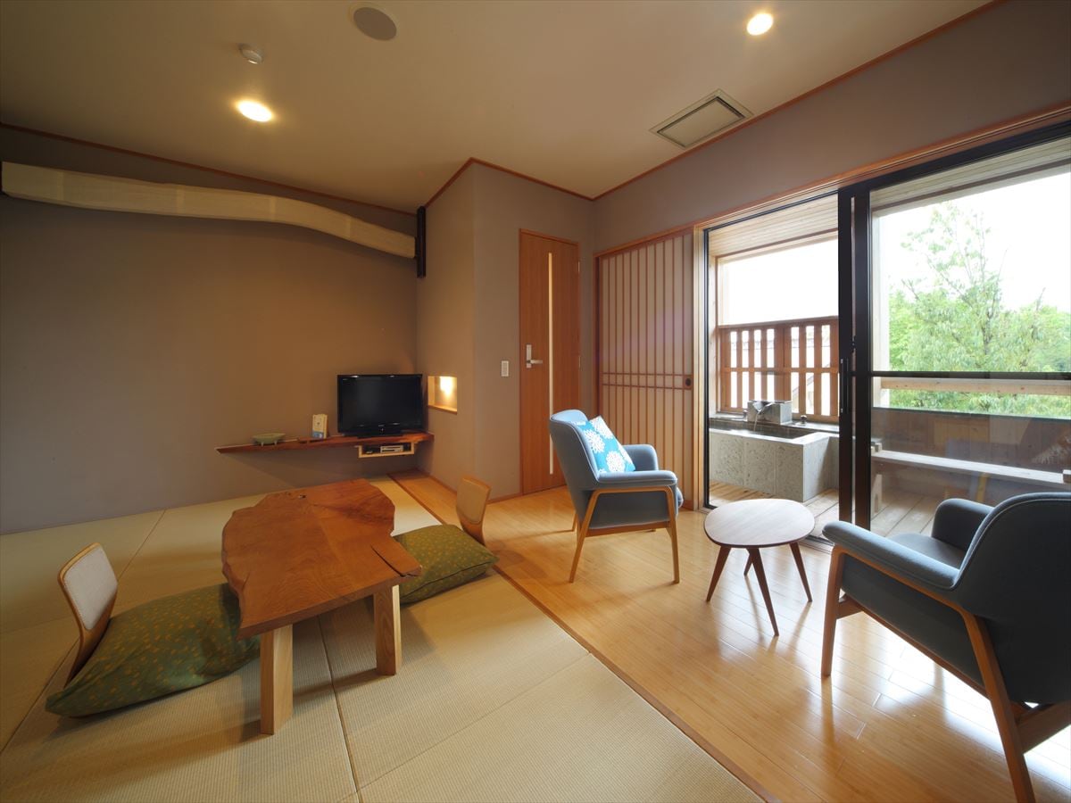 Guest room example A type [Japanese-style room 9 tatami mats with semi-open-air bath]-"Happa no Kurimono" guest room