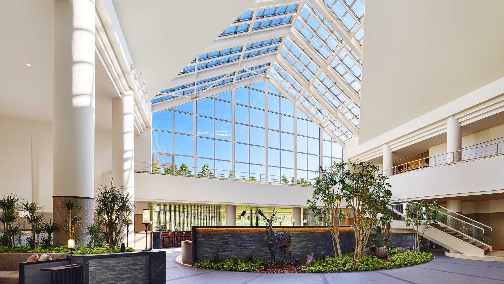 Lobby: Lunch