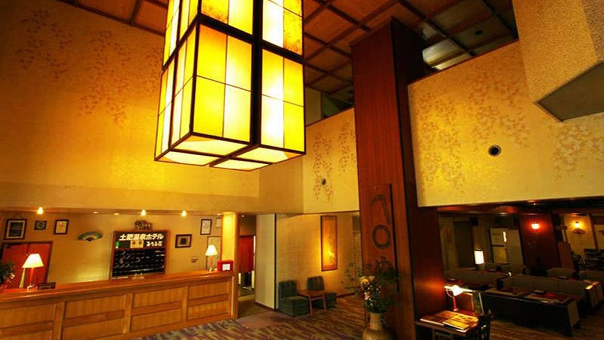 The lights are dimmed and the lobby is calm and relaxing, reminiscent of a storehouse.