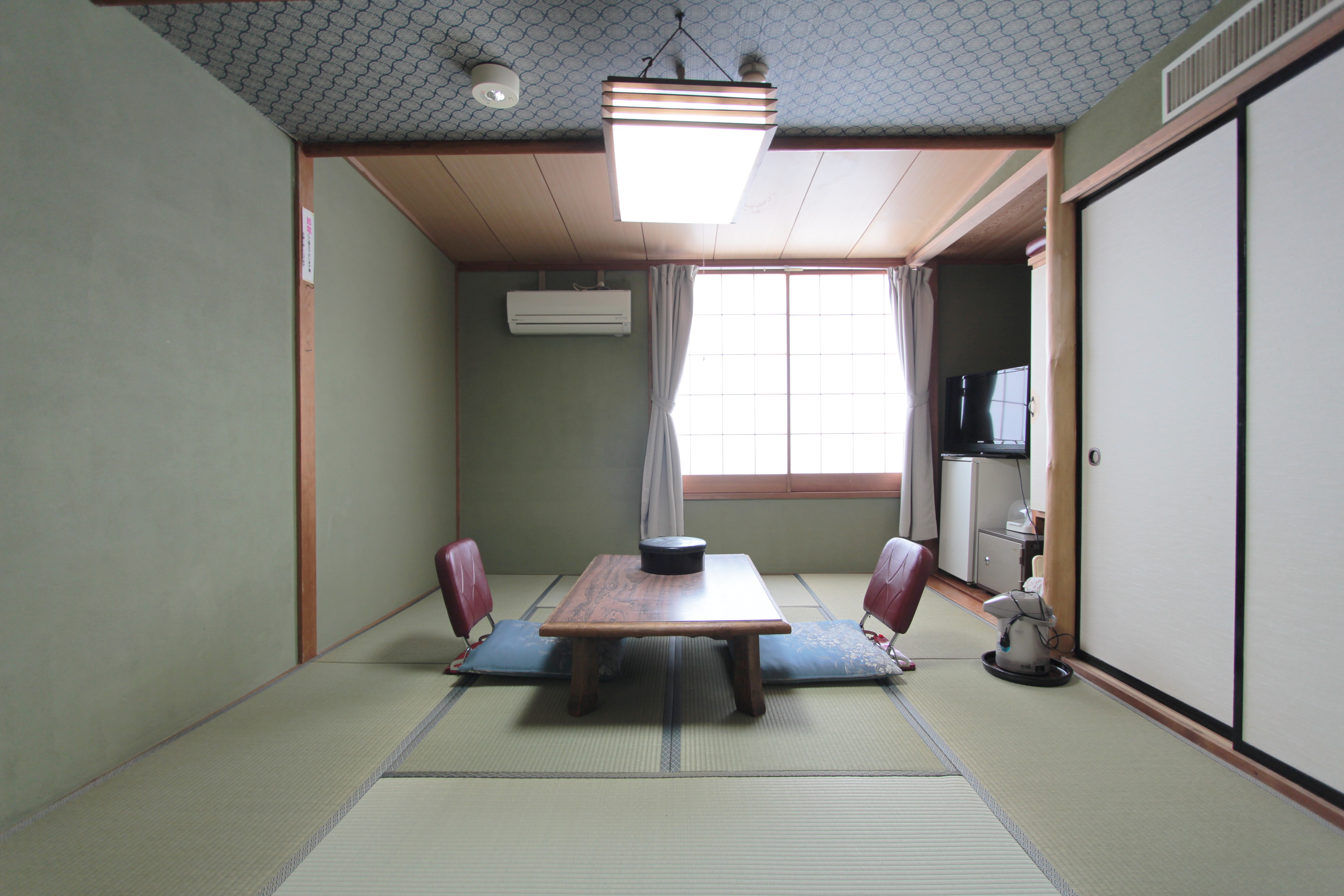 An example of a guest room